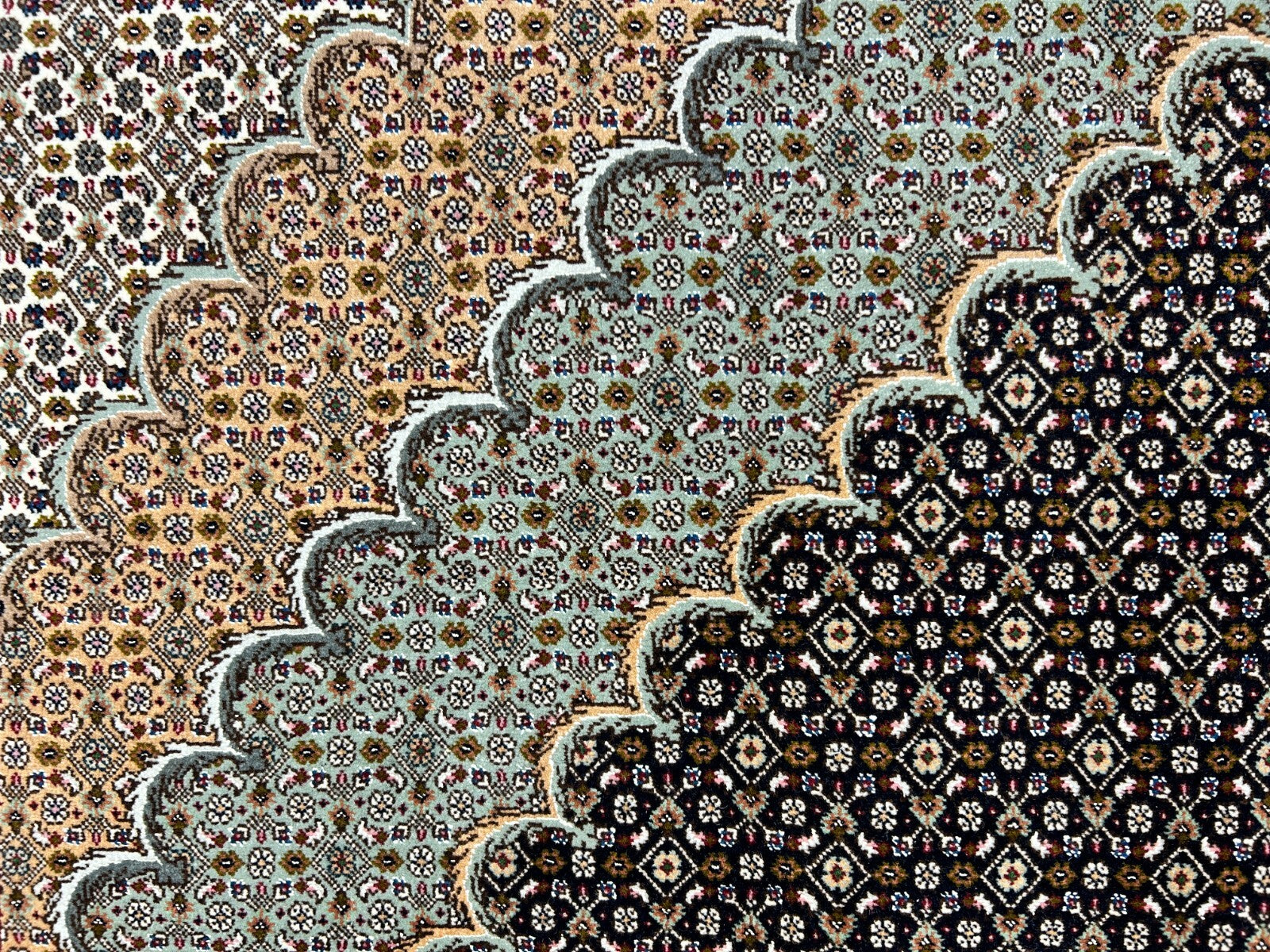 6'8"x10' Fine Hand-Knotted Wool & Silk Oriental Tabrize Rug - Area Carpet