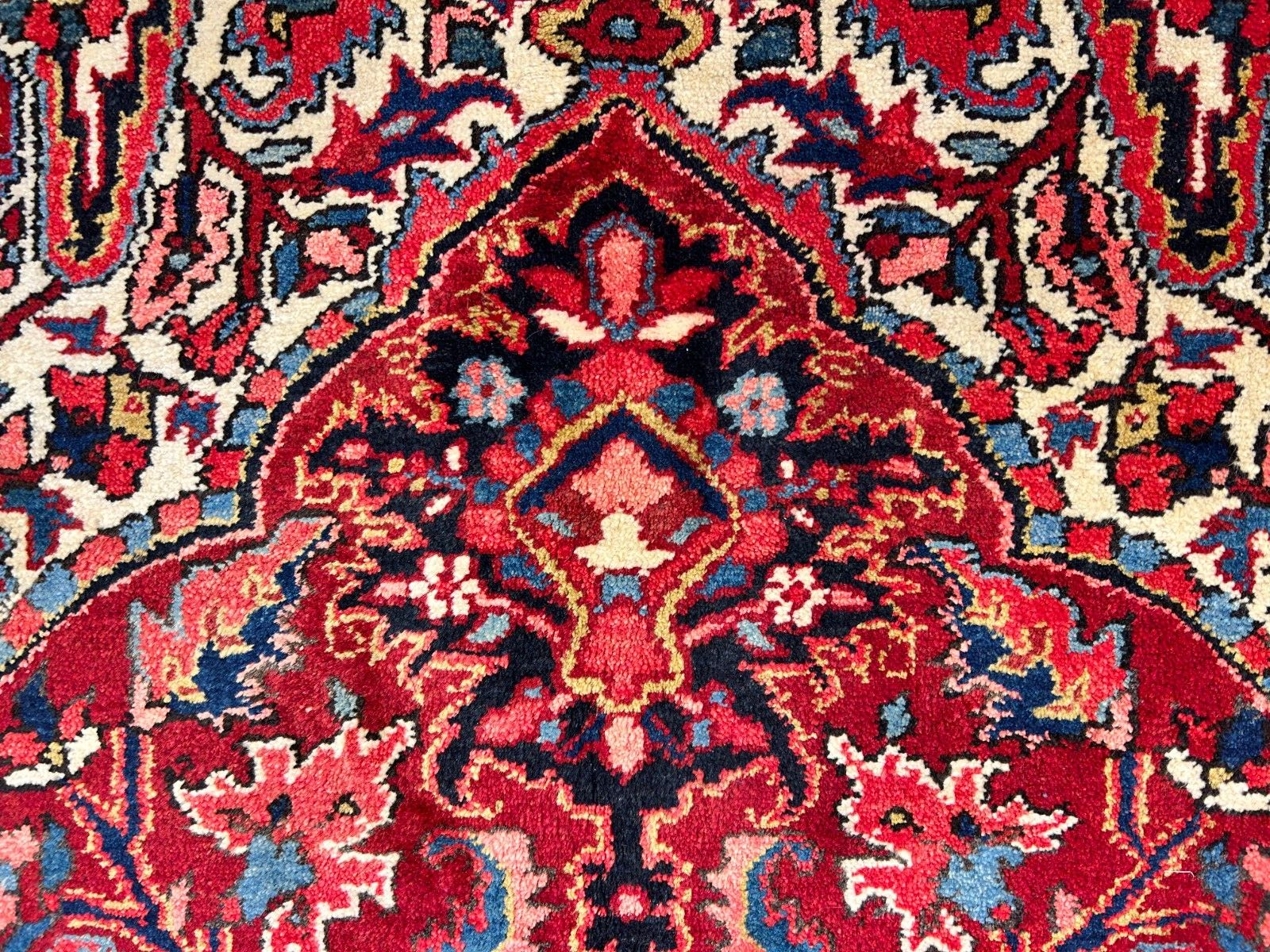 7'9"x11'4" Hand-Knotted 100% Wool Pile Herize Rug