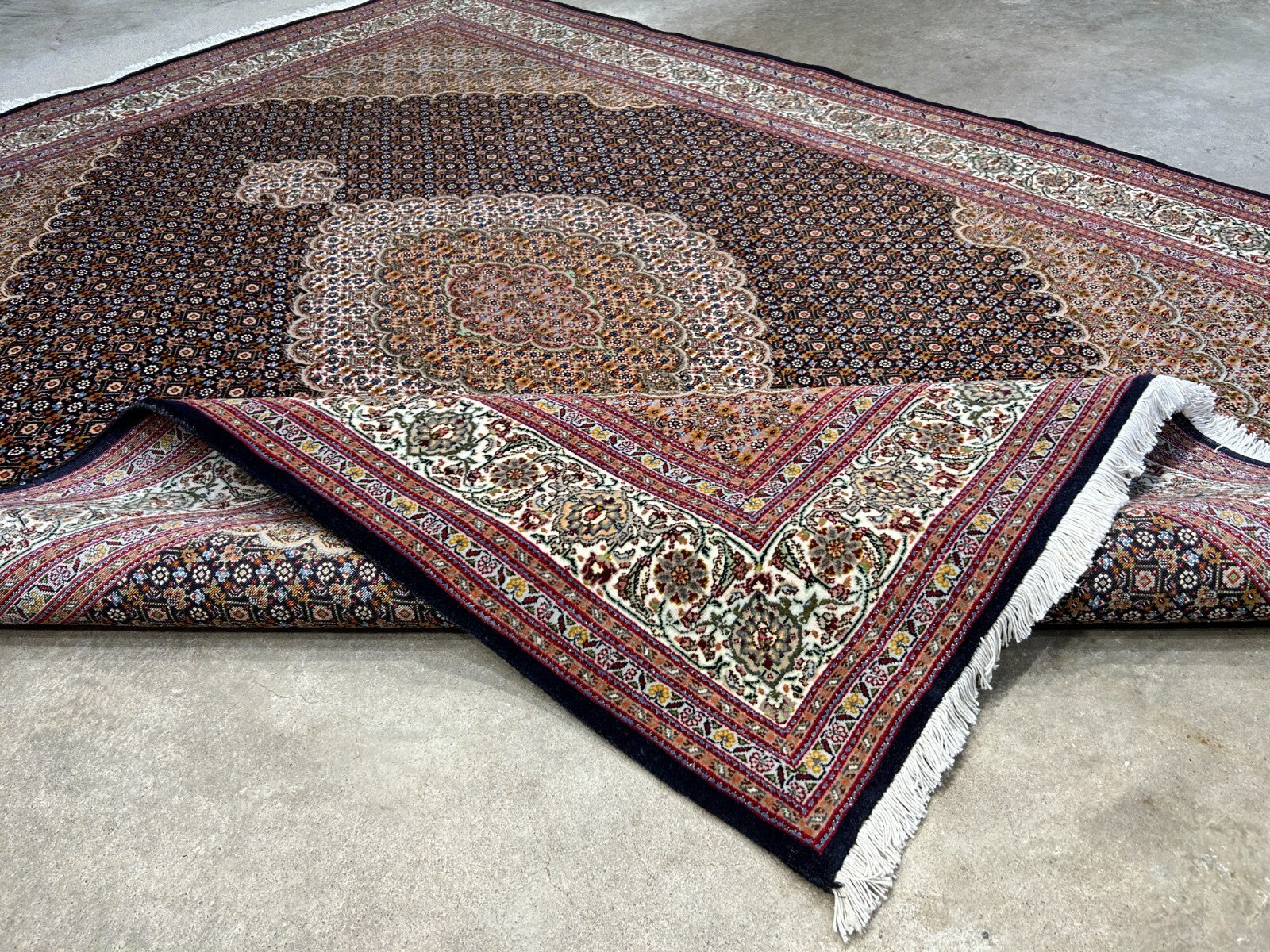 5'6"x7'8" Fine Hand-Knotted Wool & Silk Blend Tabrize Mahi Carpet - Area Rug