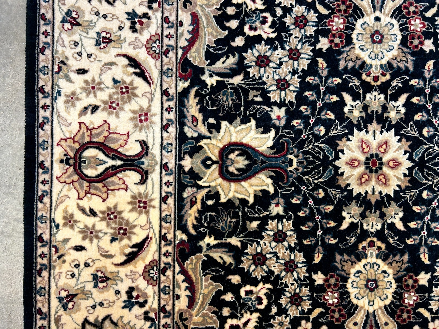 3'1"x5' Hand-Knotted 100% Wool Pile Lahovere Rug