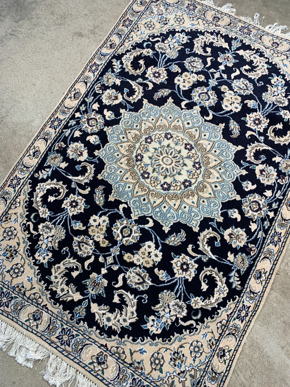 2'11"x4'4" Fine Hand-Knotted Wool & Silk Blend Naine Carpet - Area Rug
