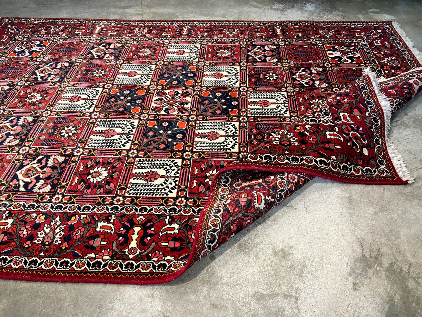 6'11"x10'3" Hand-Knotted 100% Lamb Wool Bakhtiarie Carpet - Area Rug