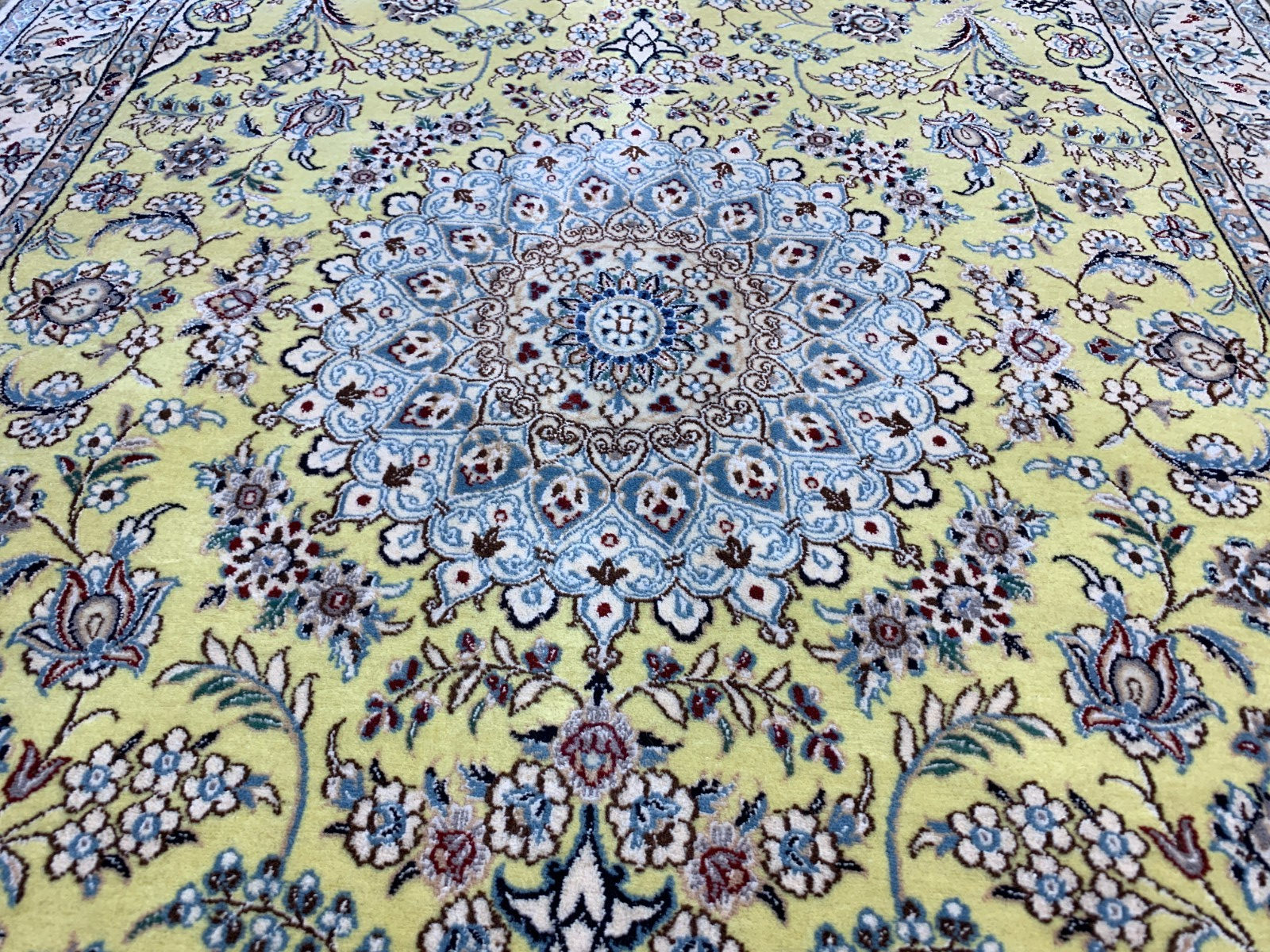 3'5"x5'10''  Very Fine Hand-Knotted Silk & Wool Naine Area Rug - Carpet