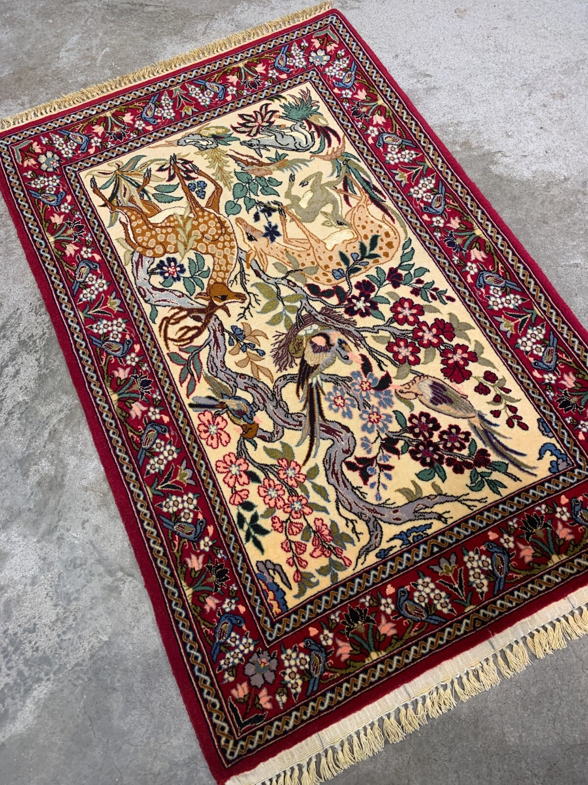 2'4"x3'7" Fine Hand-Knotted Wool & Silk Isfahane Pictorial Rug - Area Carpet