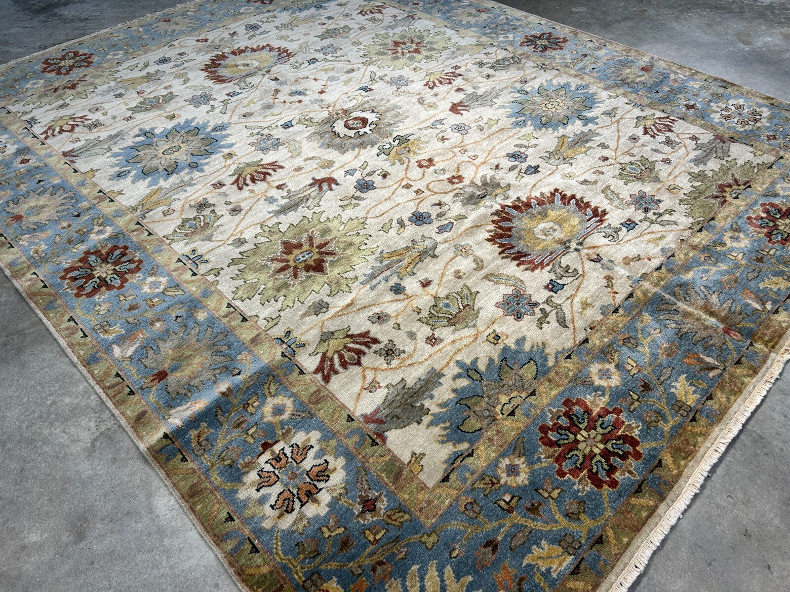 8' x 9'10" Hand-Knotted 100% Wool Carpet - Indian Mahal Area Rug