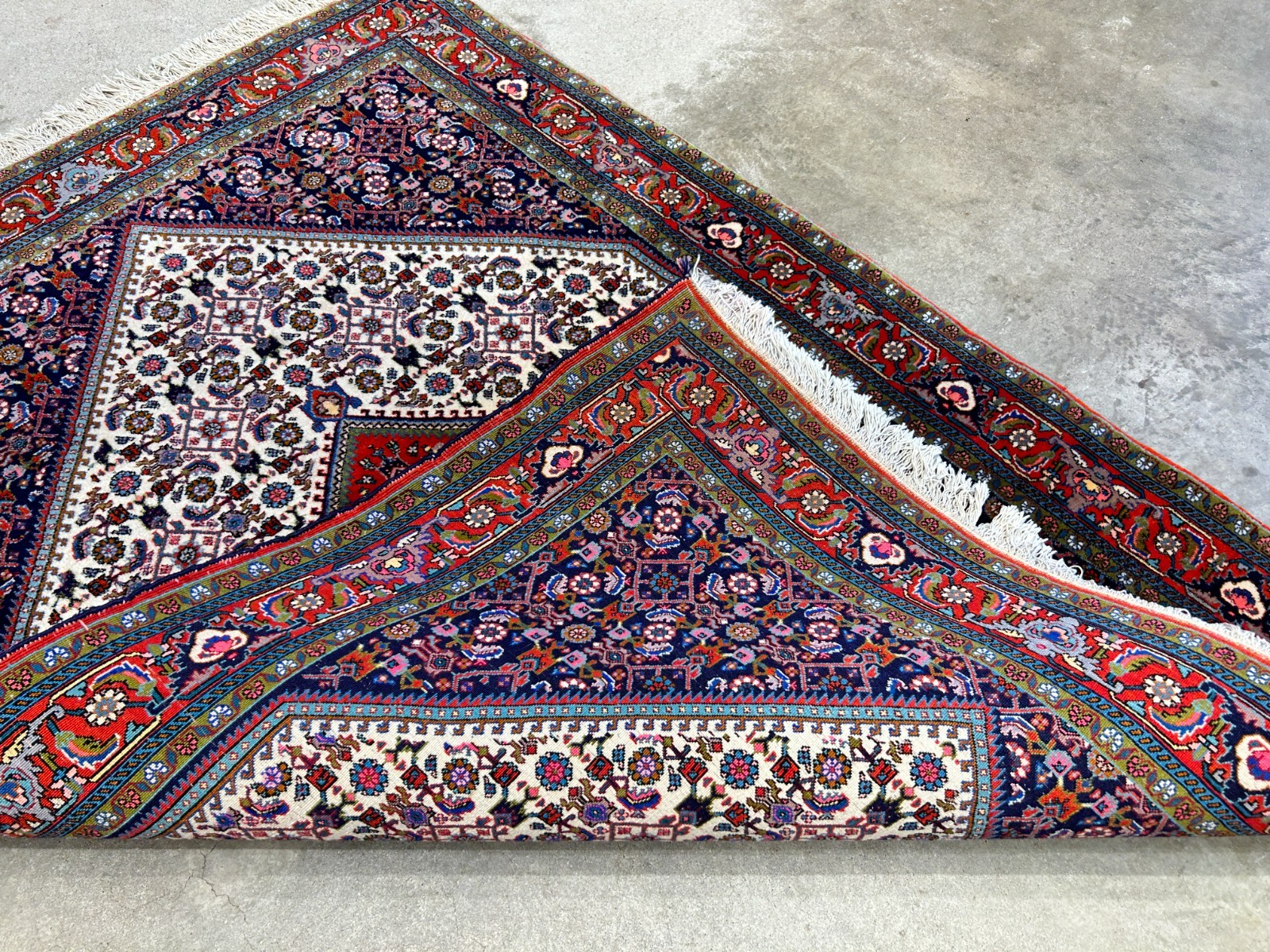 3'9"x5'5" Hand-Knotted 100% Wool Pile Bijare Rug