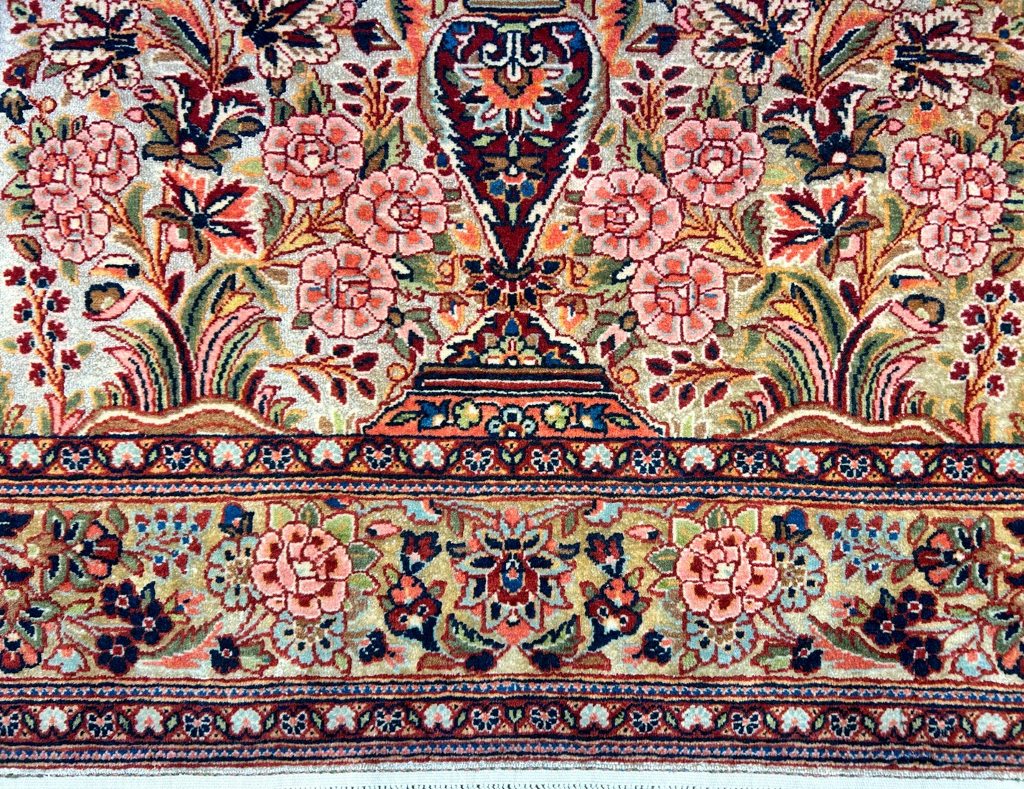 3'3"x5'4" Very Fine Hand-Knotted 100% Wool Pile Persiane Kashane Rug