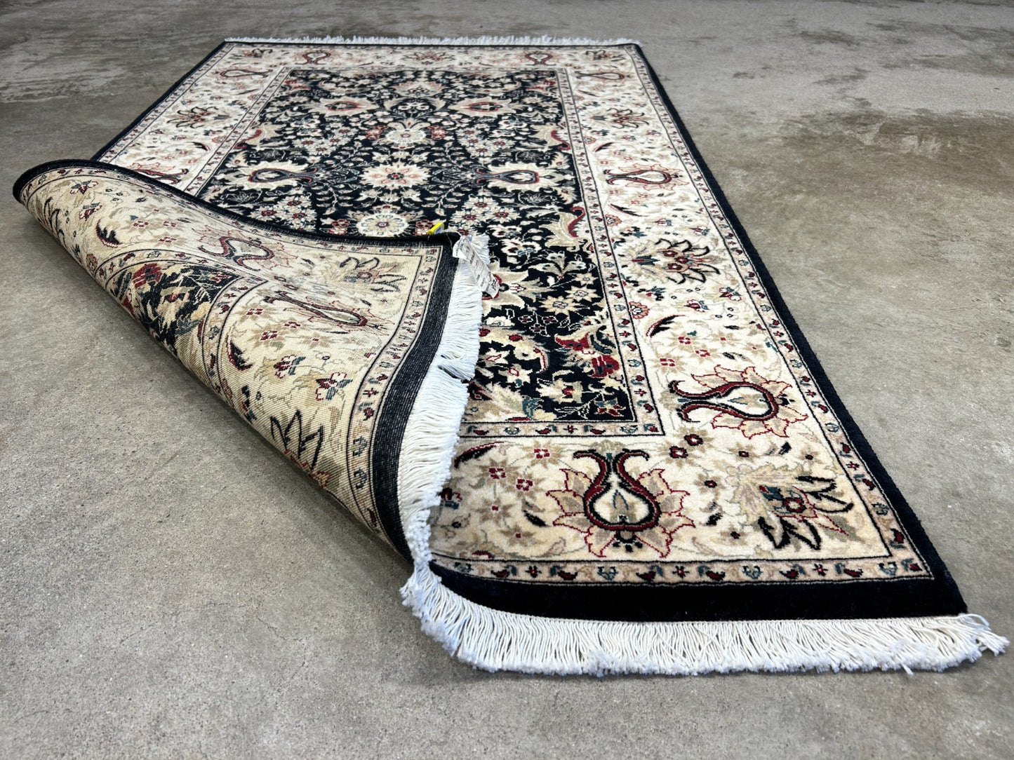 3'1"x5' Hand-Knotted 100% Wool Pile Lahovere Rug