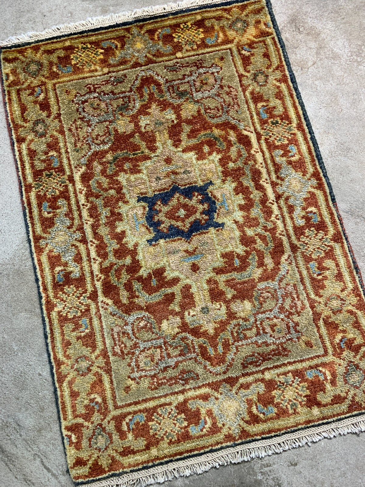 2'x3' Hand-Knotted 100% Wool Herize Design Carpet - Area Rug