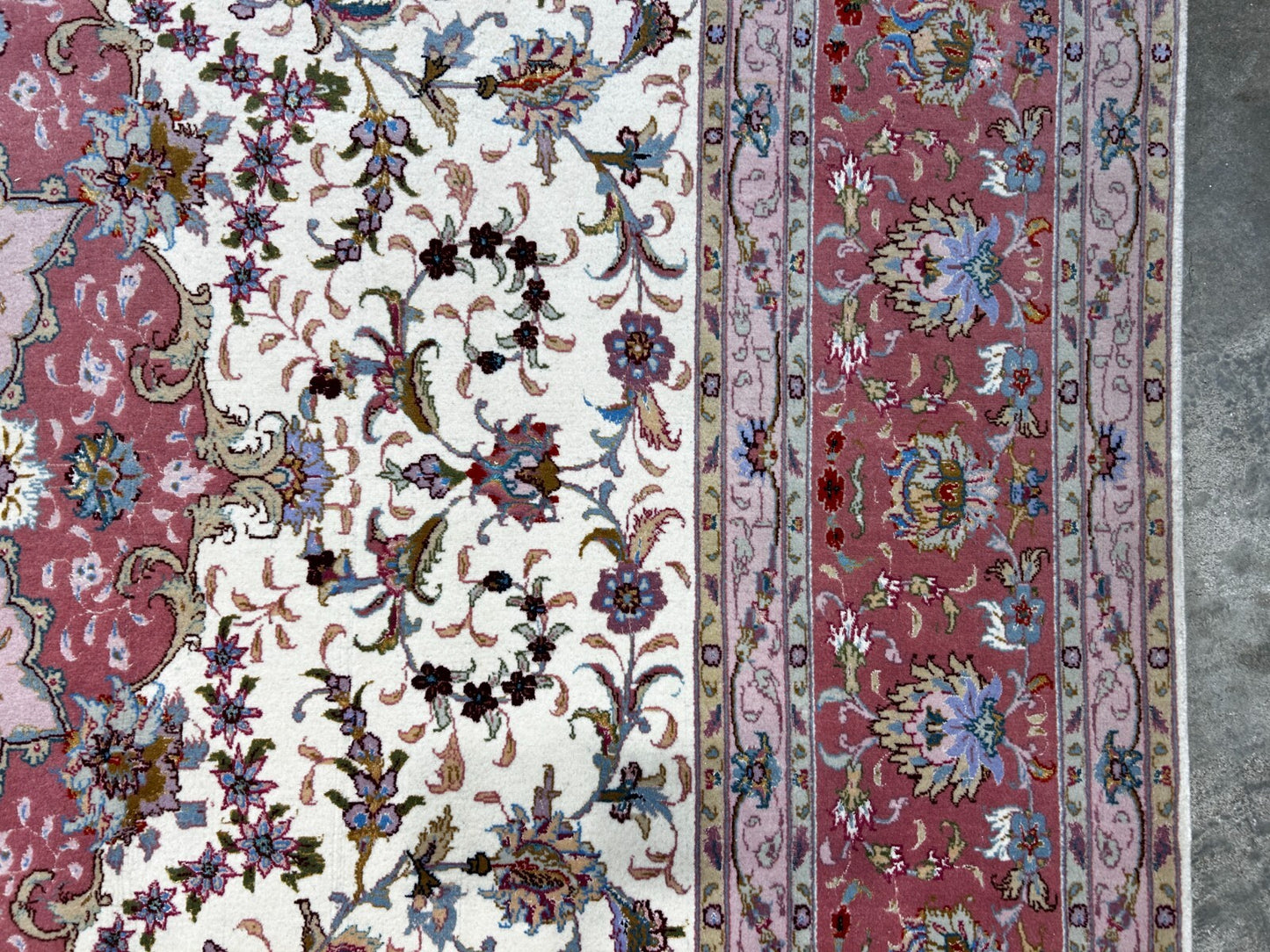 8'4"x11'3" Very Fine Hand-Knotted Wool & Silk Oriental Rug - Area Carpet