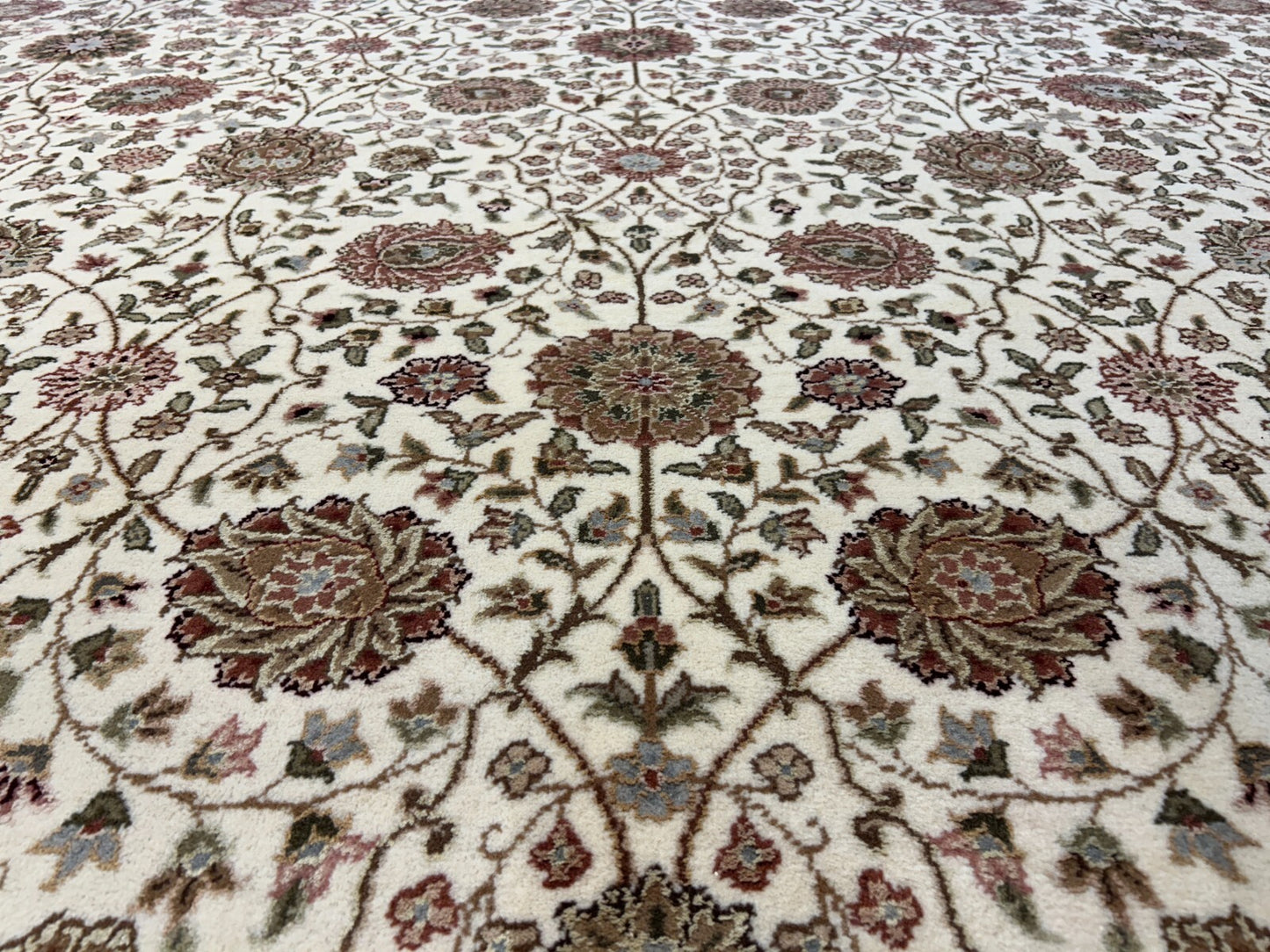 9'x12' Very Fine Hand-Knotted 100% Lamb Wool Pile PakPersian Rug