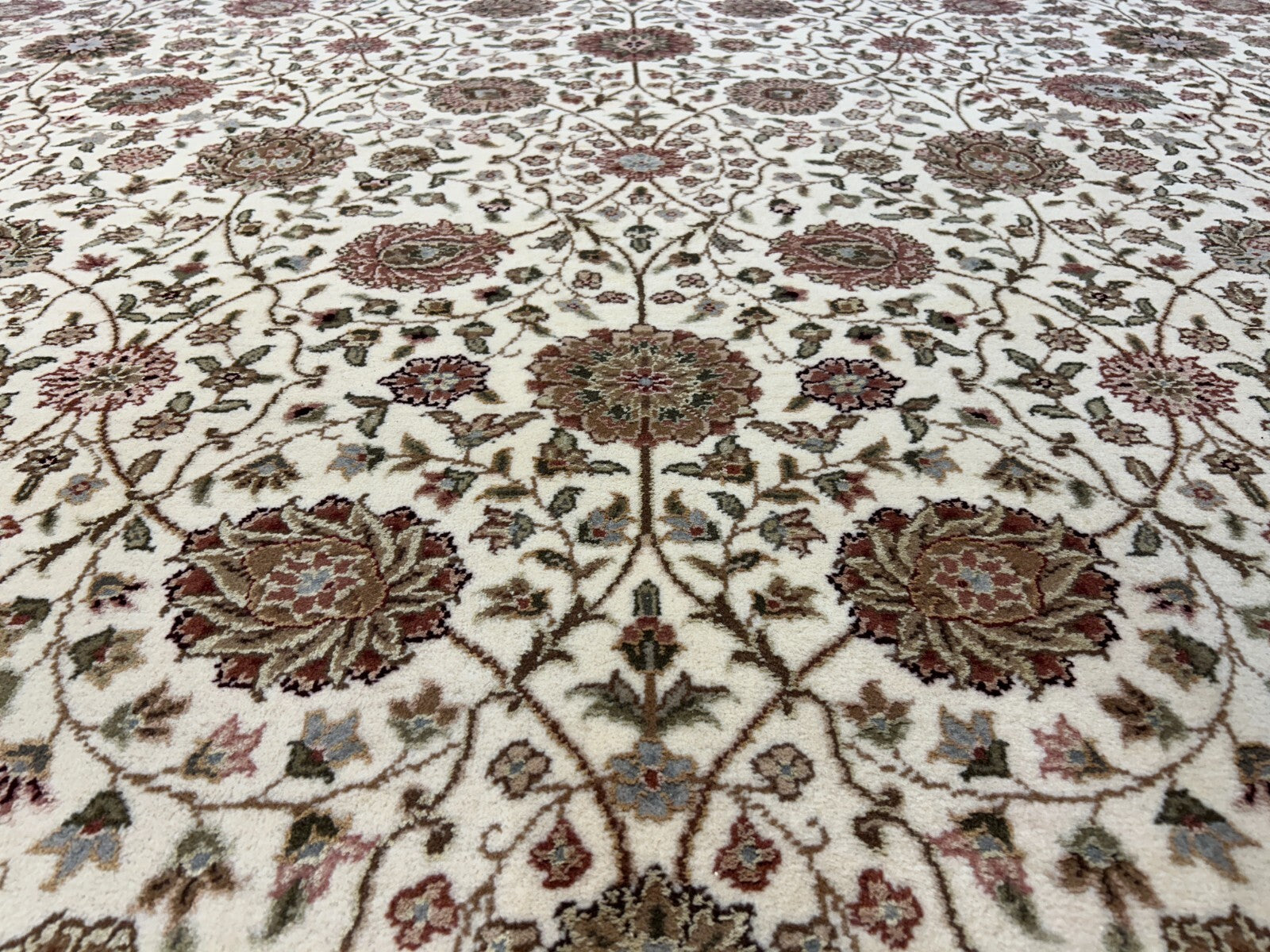 9'x12' Very Fine Hand-Knotted 100% Lamb Wool Pile PakPersian Rug
