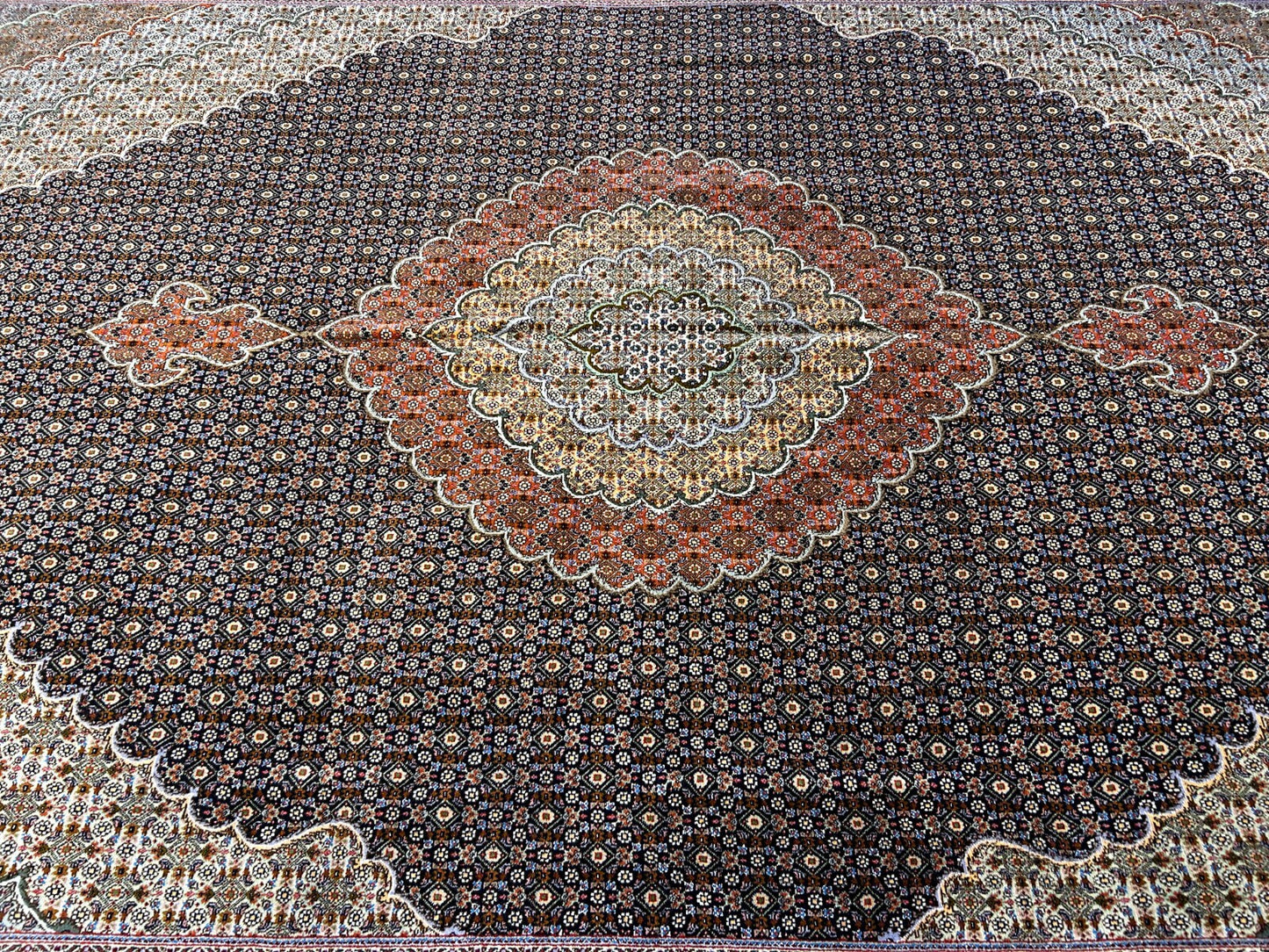 8'3"x11'2" Fine Hand-Knotted Wool & Silk Oriental Rug - Area Carpet