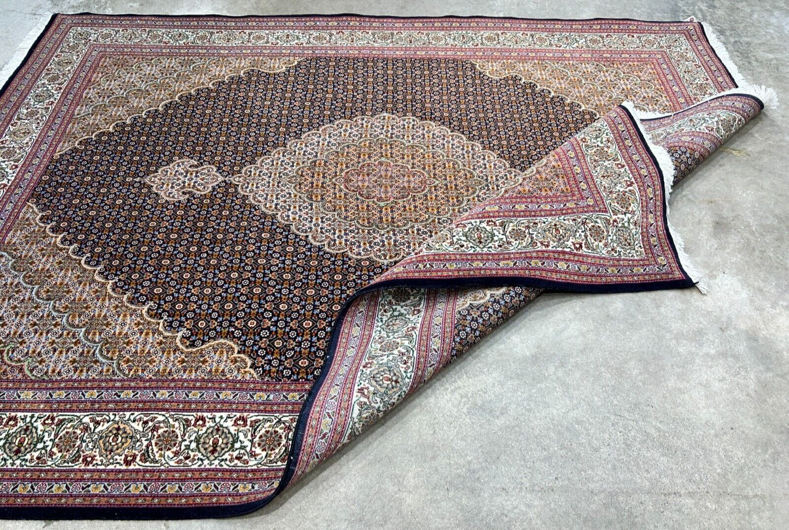 5'6"x7'8" Fine Hand-Knotted Wool & Silk Blend Tabrize Mahi Carpet - Area Rug