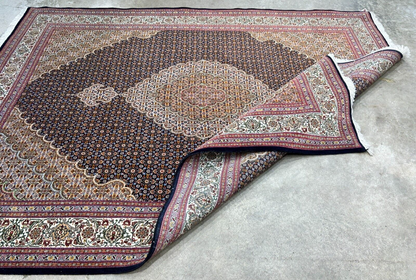 5'6"x7'8" Fine Hand-Knotted Wool & Silk Blend Tabrize Mahi Carpet - Area Rug