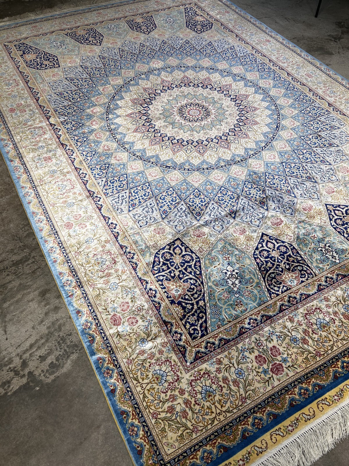 6'x9' Exquisite Hand-Knotted 100% Silk Oriental Rug