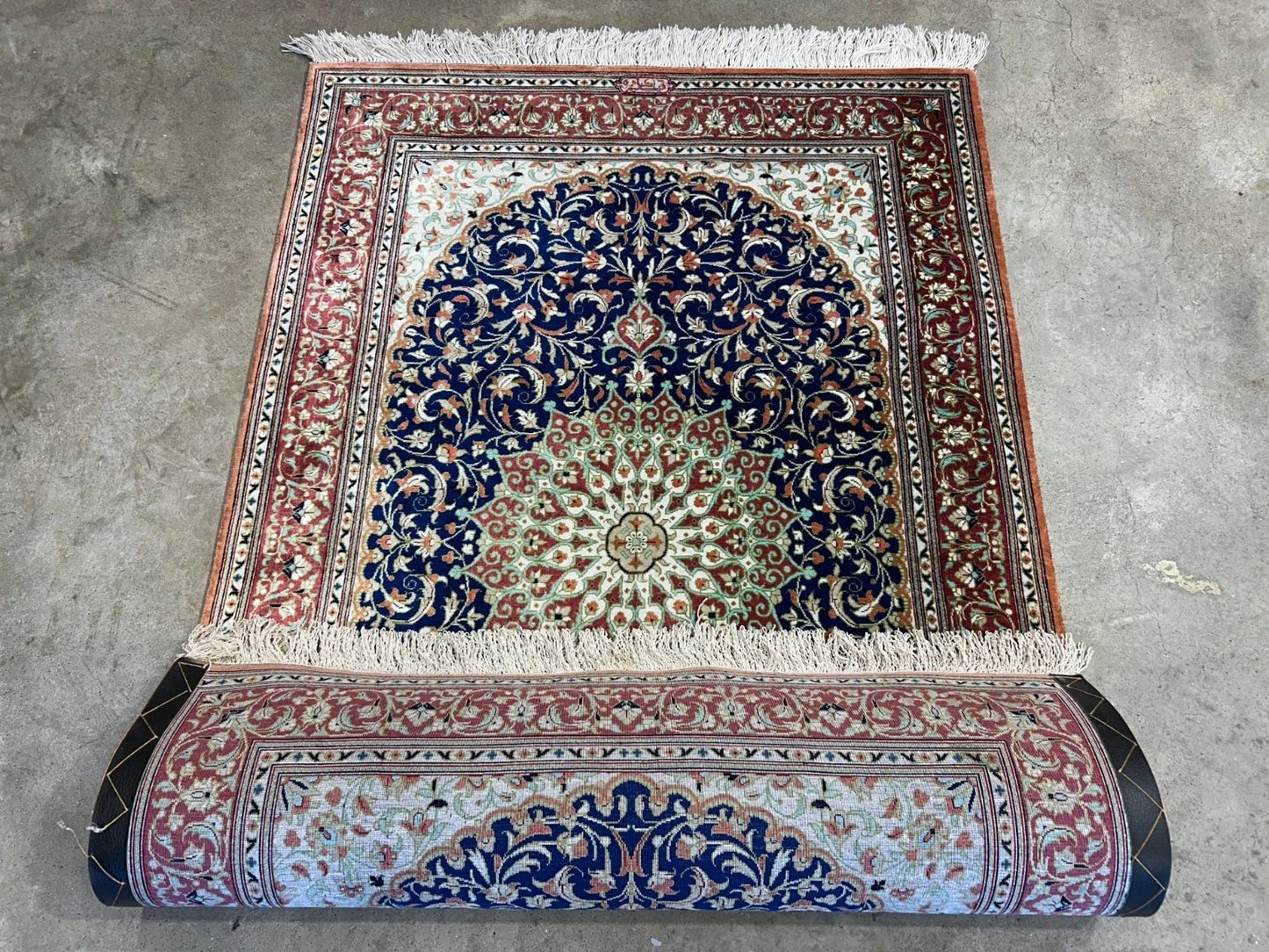 2'8"x4'1" Exquisite Extra-Fine Hand-Knotted 100% Silk Qume Area Rug