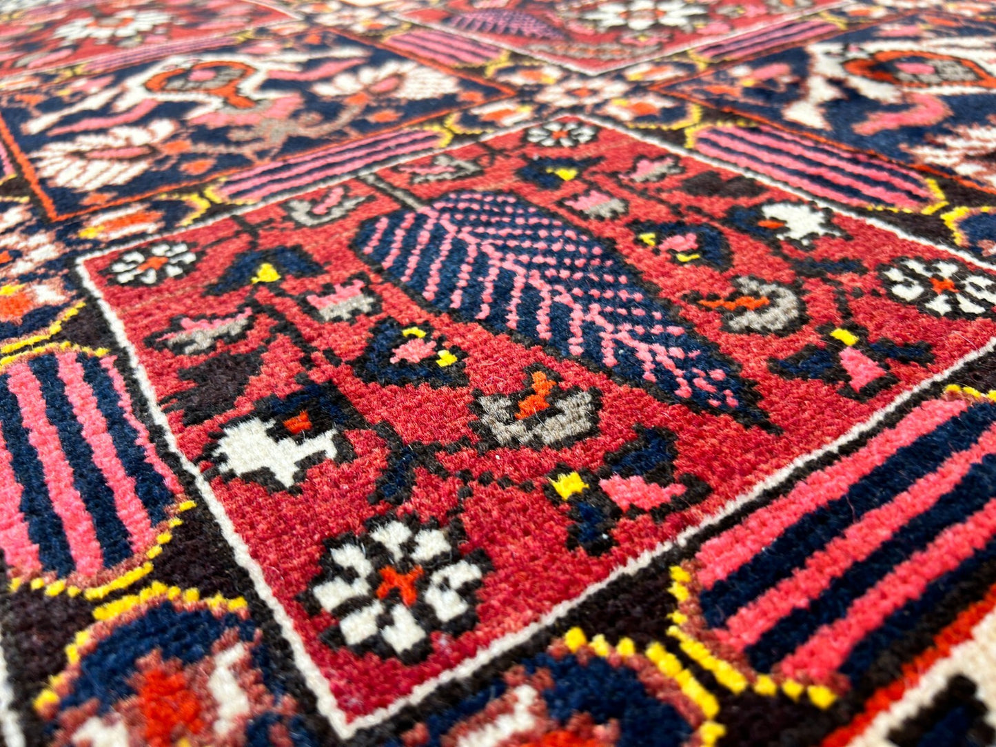 6'11"x10'3" Hand-Knotted 100% Lamb Wool Bakhtiarie Carpet - Area Rug