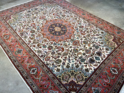 7'0"x10'8" Fine Hand-Knotted Wool & Silk Blend Tabrize Carpet - Area Rug