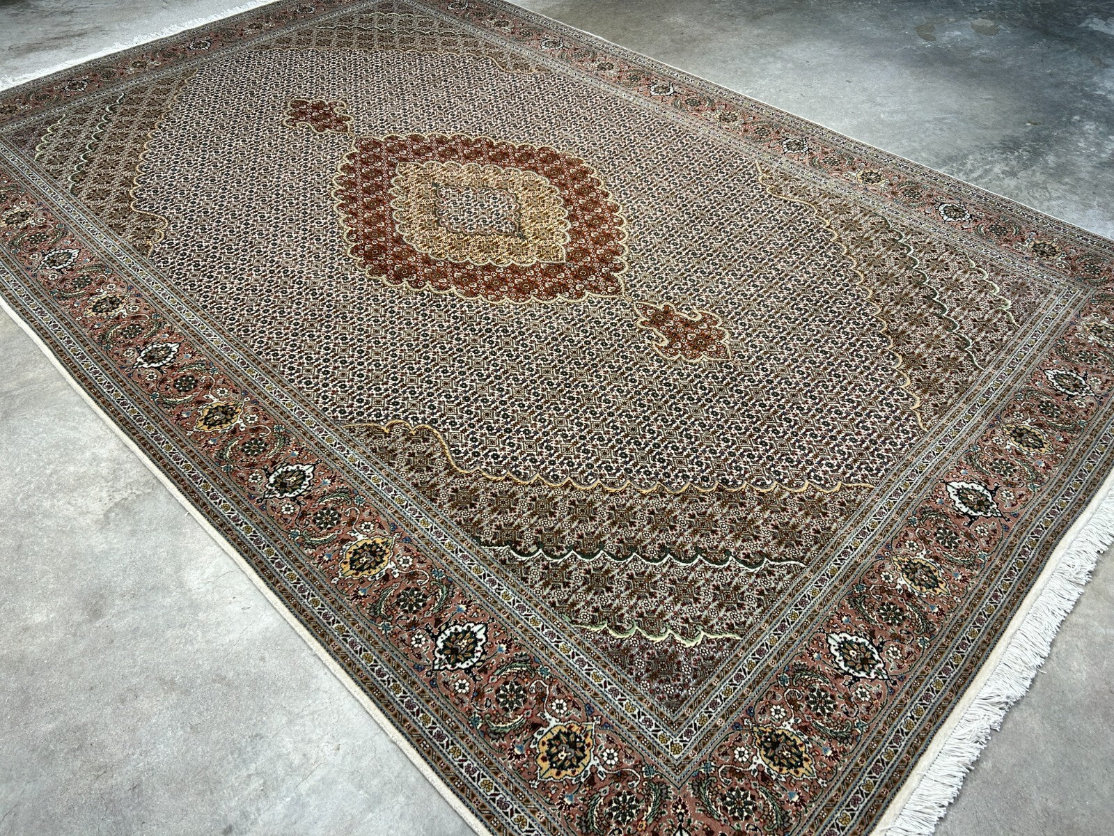 6'8"x10' Fine Hand-Knotted Wool & Silk Oriental Tabrize Rug - Area Carpet