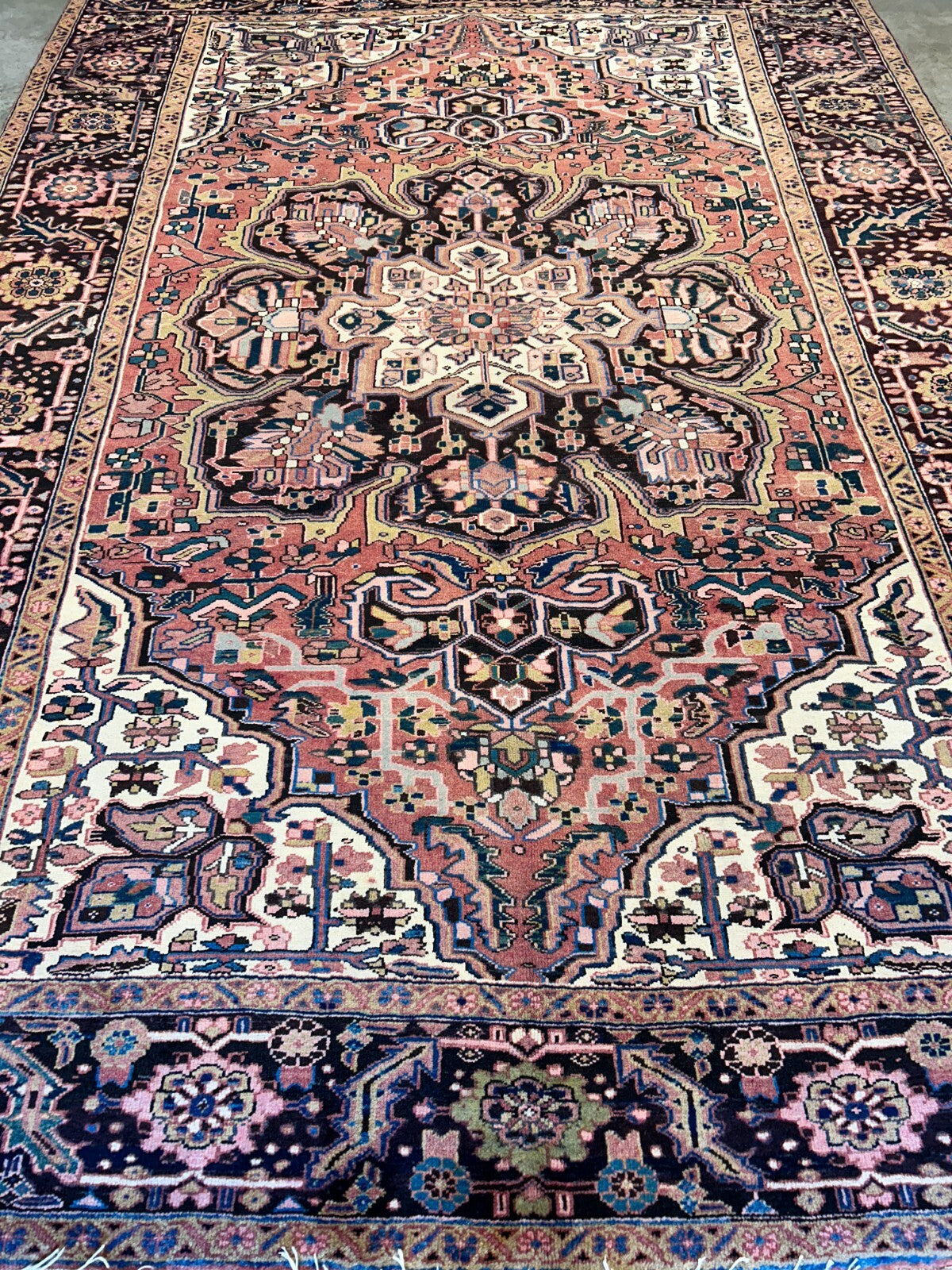 8'x11'3" Hand-Knotted 100% Wool Pile Herize Rug