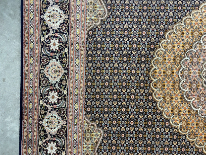 6'7"x9'9" Fine Hand-Knotted Wool & Silk Oriental Tabrize Rug - Area Carpet