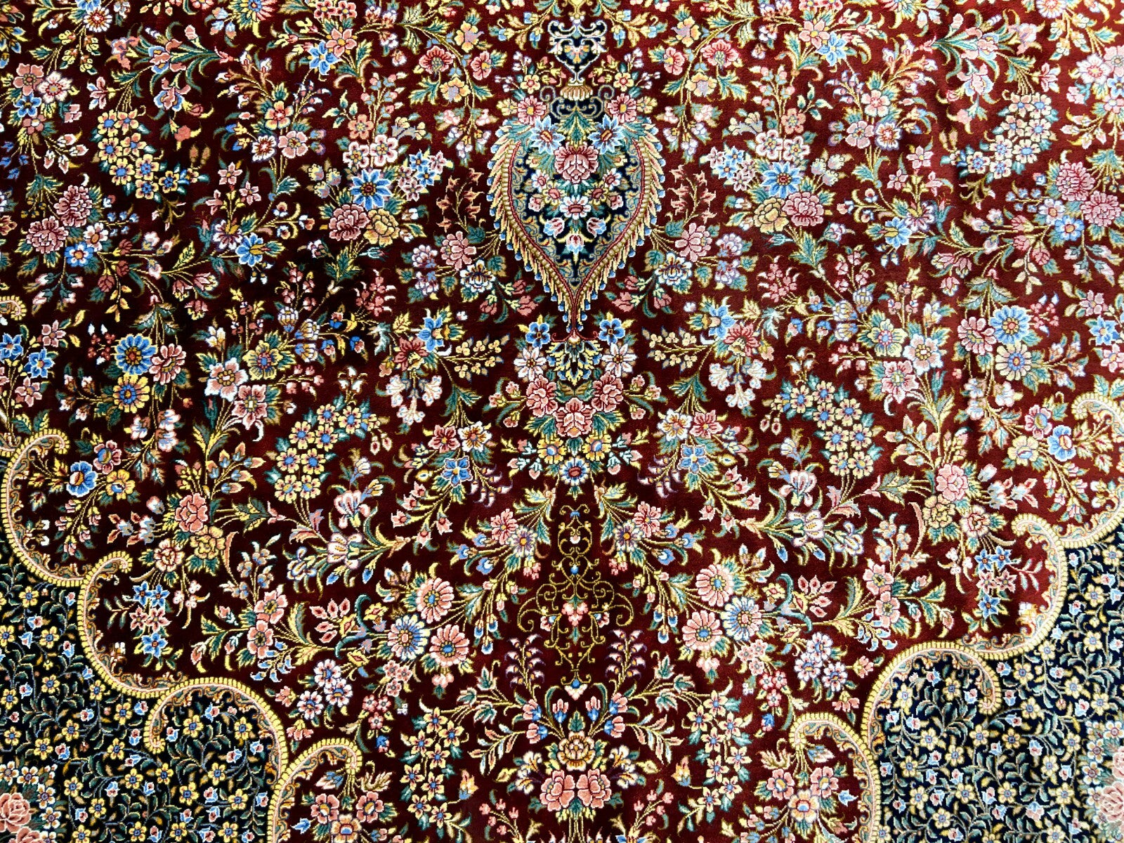 6'5"x9'10" Exquisite Hand-Knotted 100% Silk Qume Rug