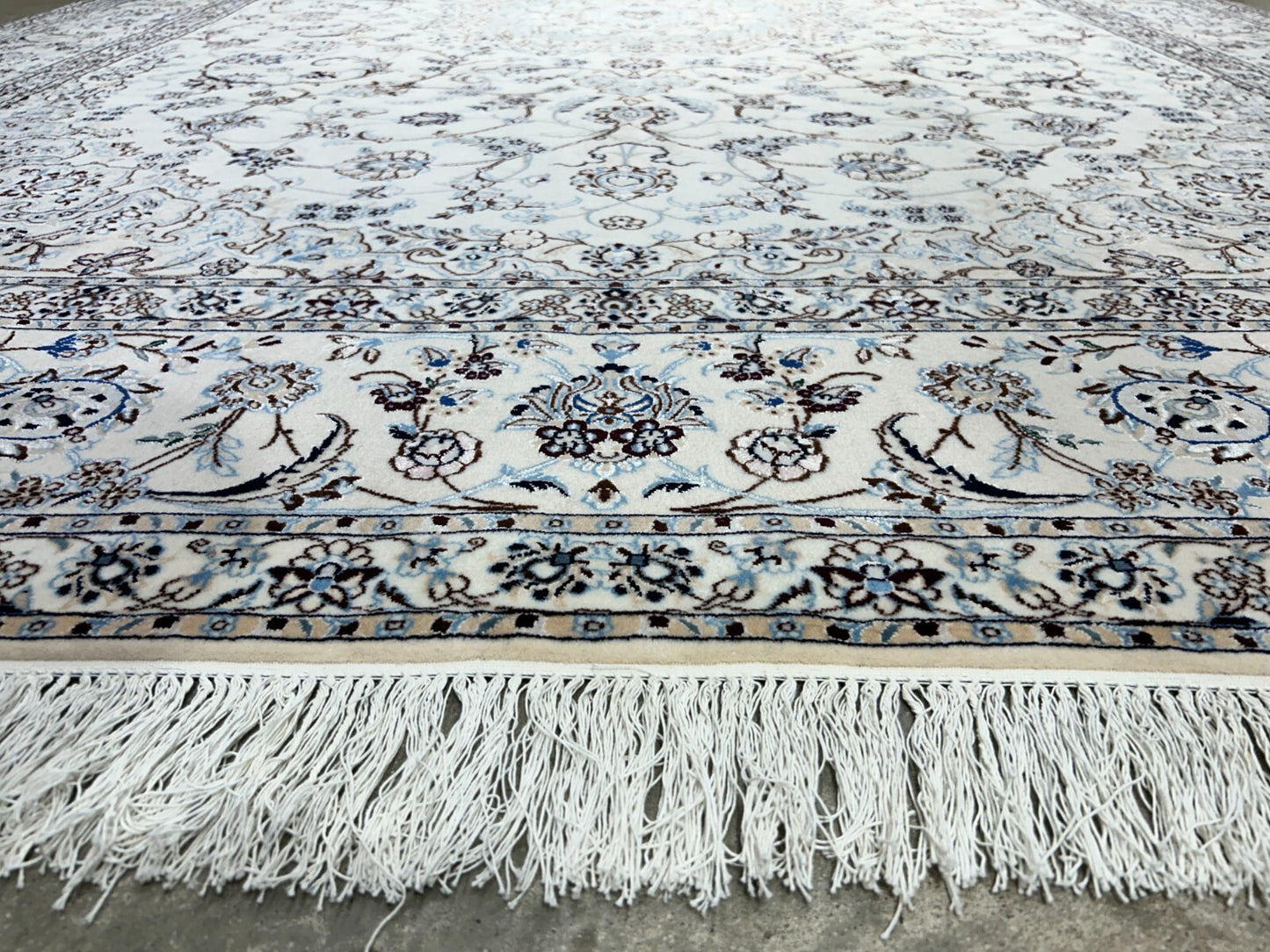 8'4"x12'1" Extra Fine Hand-Knotted Wool & Silk Naine Rug