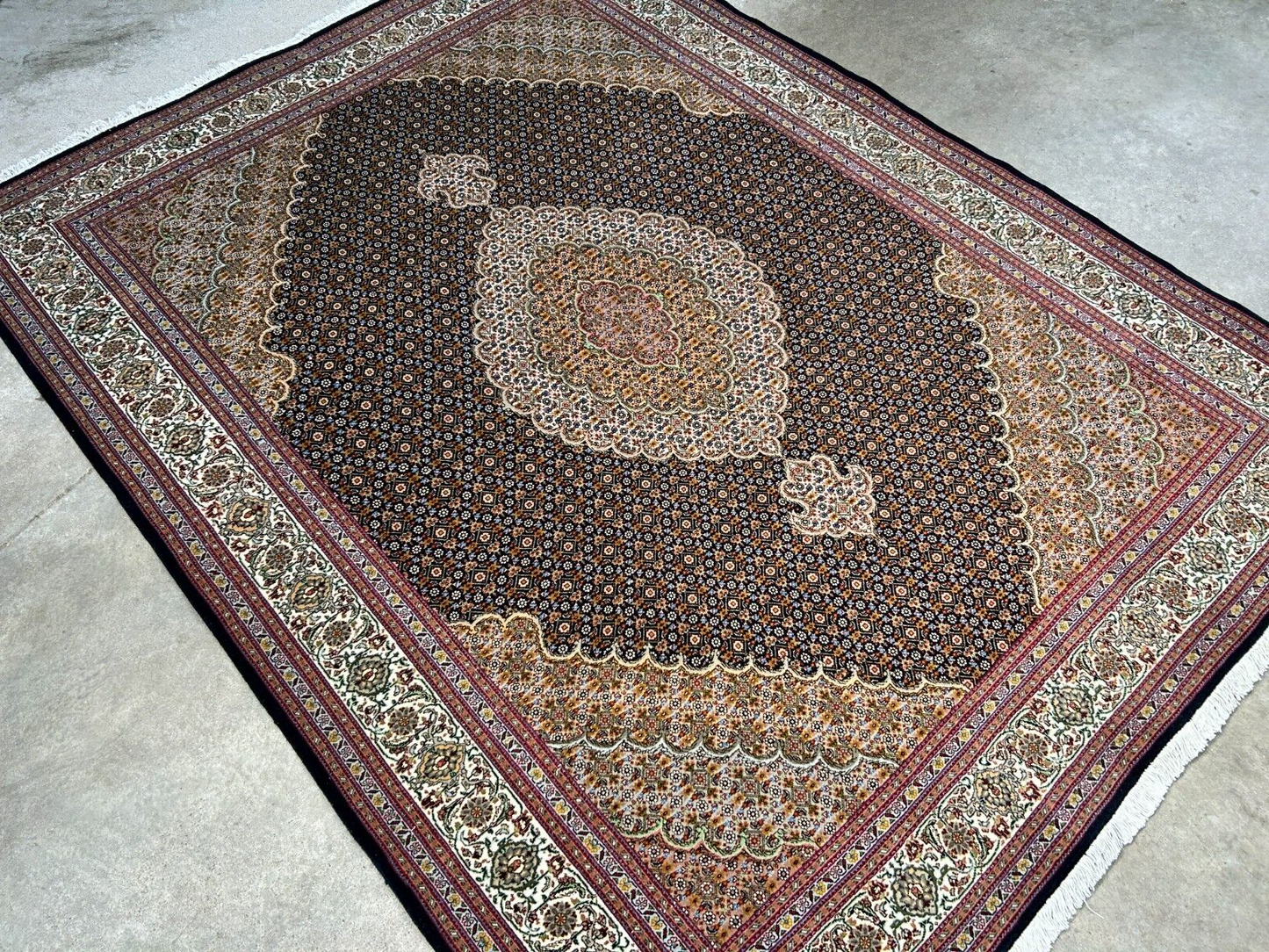 5'6"x7'8" Fine Hand-Knotted Wool & Silk Blend Tabrize Mahi Carpet - Area Rug