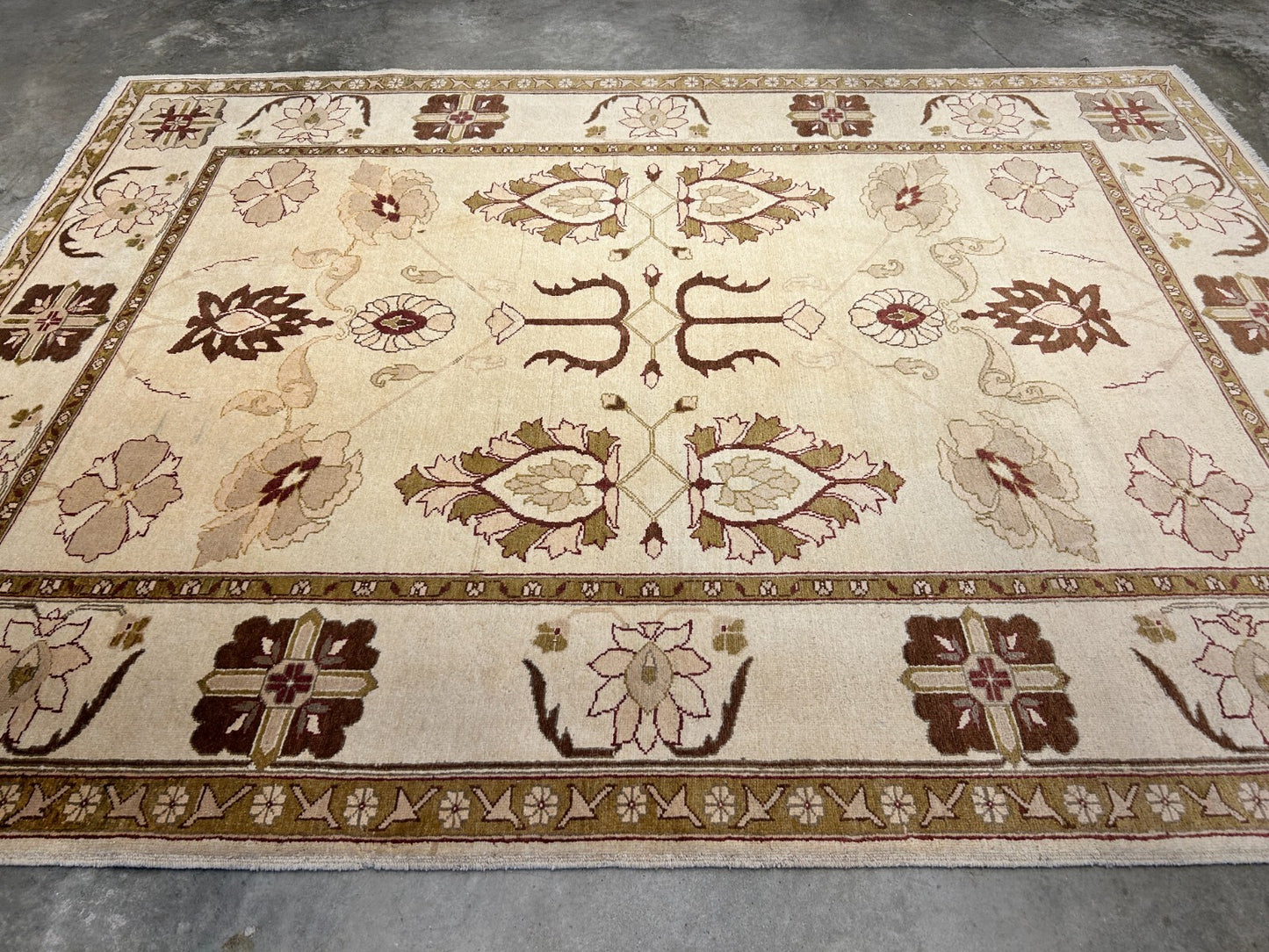 7'0"x9'3" Hand-Knotted 100% Wool Pile Indian Arut Carpet - Area Rug