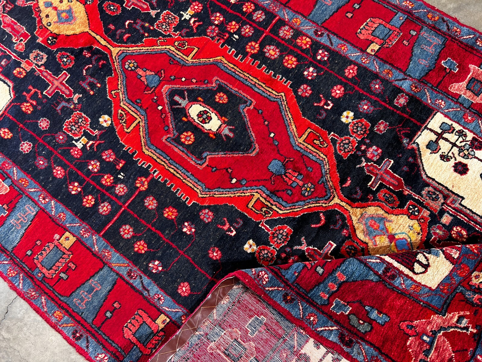 5'1" x 9'8" Hand-Knotted 100% Wool Carpet - Nahavande Area Rug