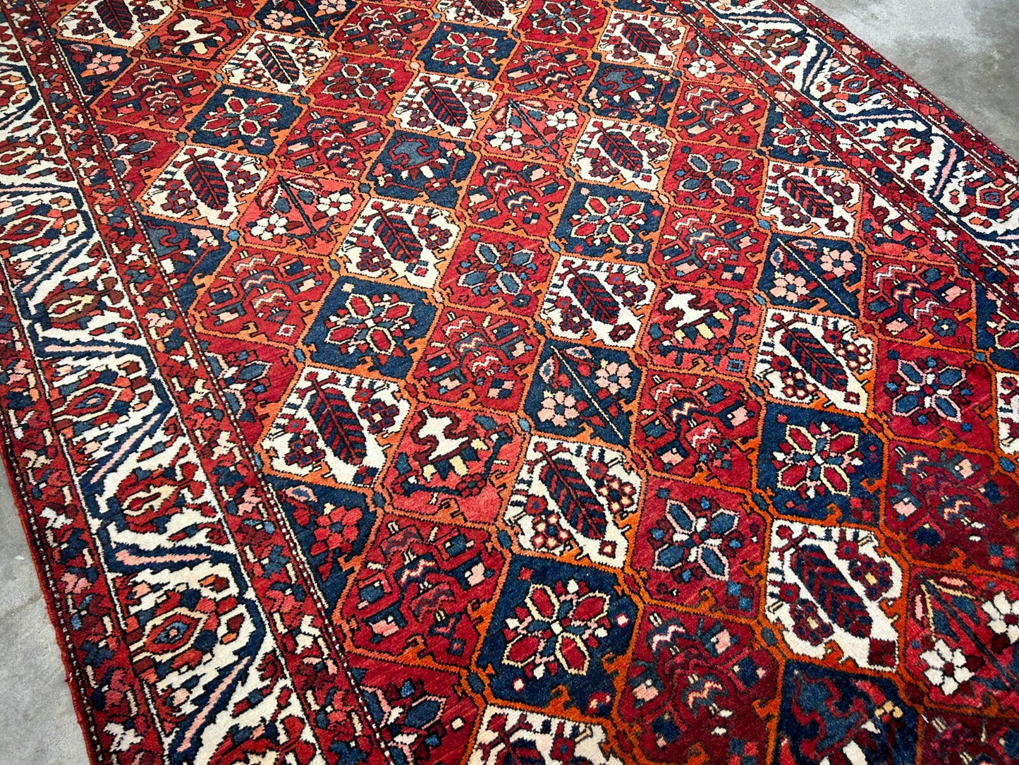 7'0"x9'11" Hand-Knotted 100% Lamb Wool Bakhtiarie Carpet - Area Rug