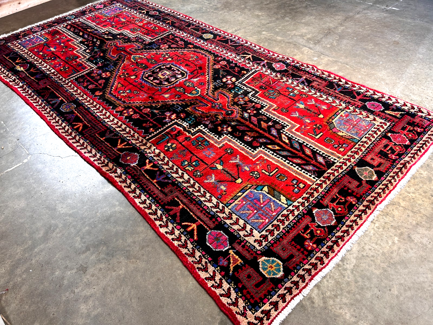 4'11" x 10'0" Hand-Knotted 100% Lamb Wool Pile Hamadane Area Rug - Carpet