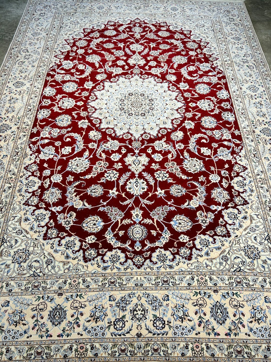 6'7"x9'6" Fine Hand-Knotted Wool & Silk Naine Rug - Area Carpet