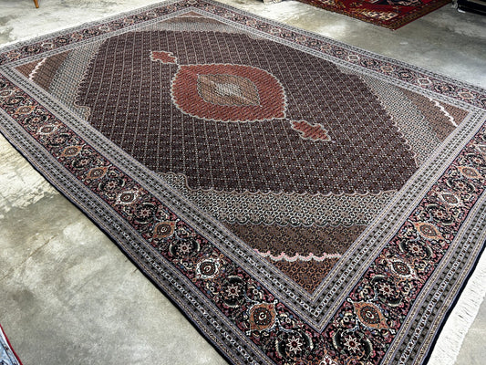 8'3"x11'5" Fine Hand-Knotted Wool & Silk Oriental Rug - Area Carpet