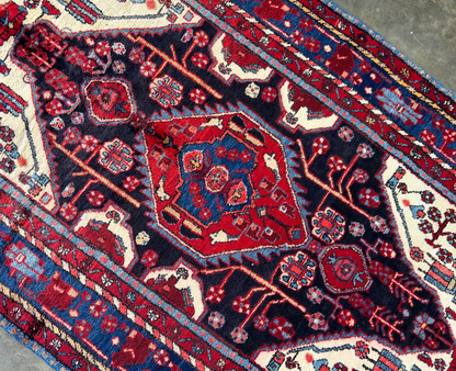 5'2" x 9'2'' Hand-Knotted 100% Lamb Wool Pile Nahavande Area Rug - Carpet