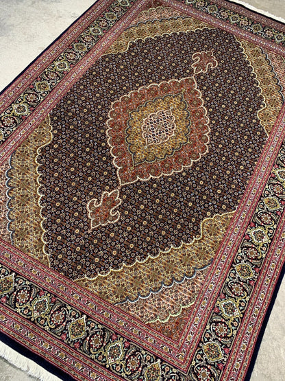 5'1"x7'2" Fine Hand-Knotted Wool & Silk Blend Tabrize Mahi Carpet - Area Rug