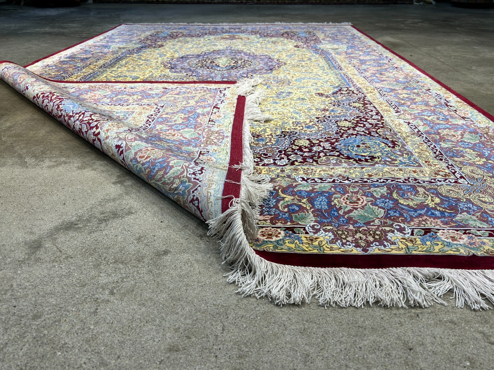 5'4"x8'2" Exquisite Extra-Fine Hand-Knotted 100% Silk Qume Carpet - Area Rug