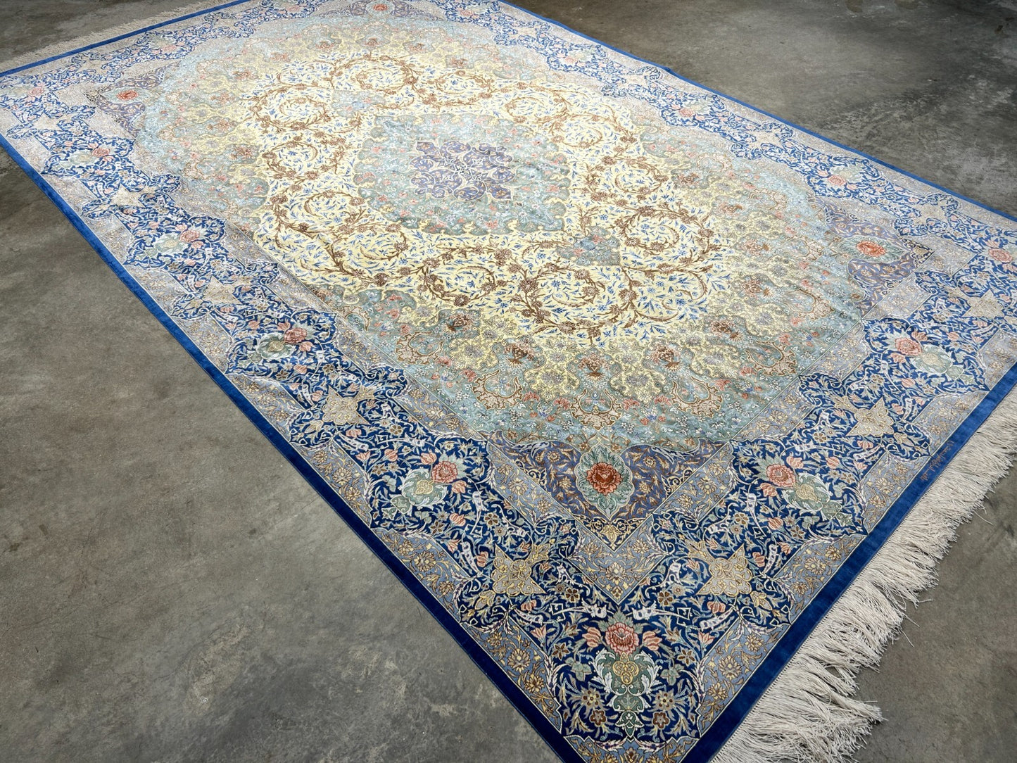 6'5"x10'4" Exquisite Extra-Fine Hand-Knotted 100% Silk Qume Carpet - Area Rug