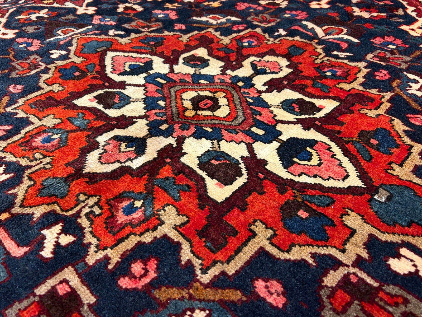 10'5"x12'8" Hand-Knotted 100% Wool Pile Bakhtiarie Rug