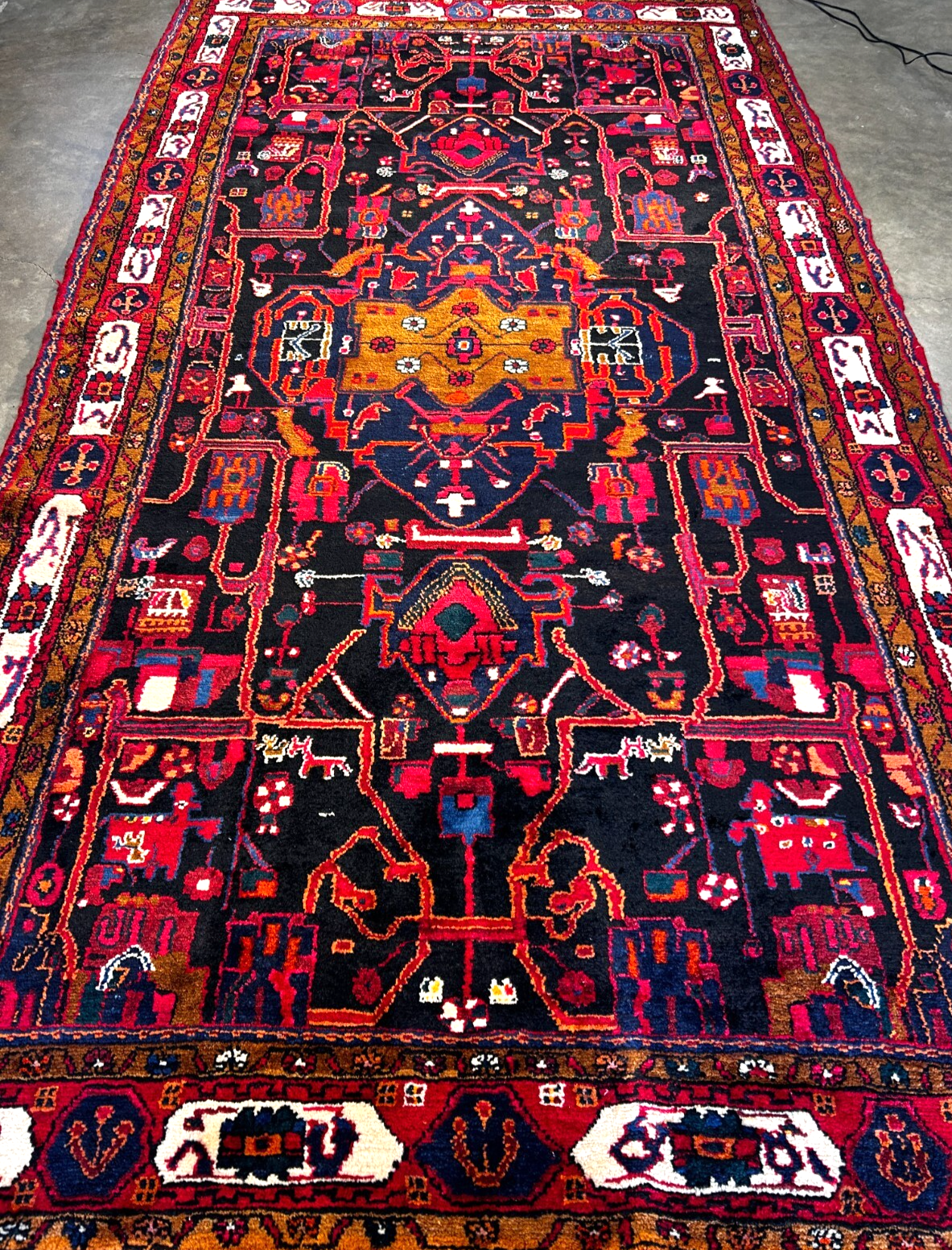 5'7" x 10'6" Hand-Knotted 100% Wool Pile Nahavande Area Rug - Carpet