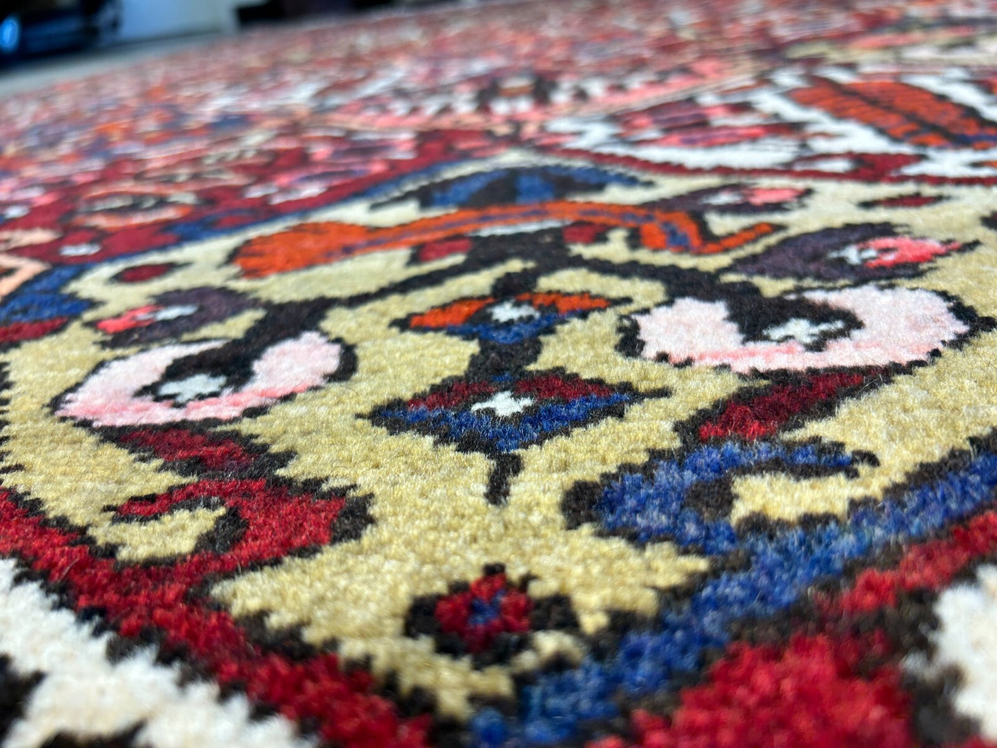 6'6"x10'1" Hand-Knotted 100% Lamb Wool Bakhtiarie Carpet - Area Rug