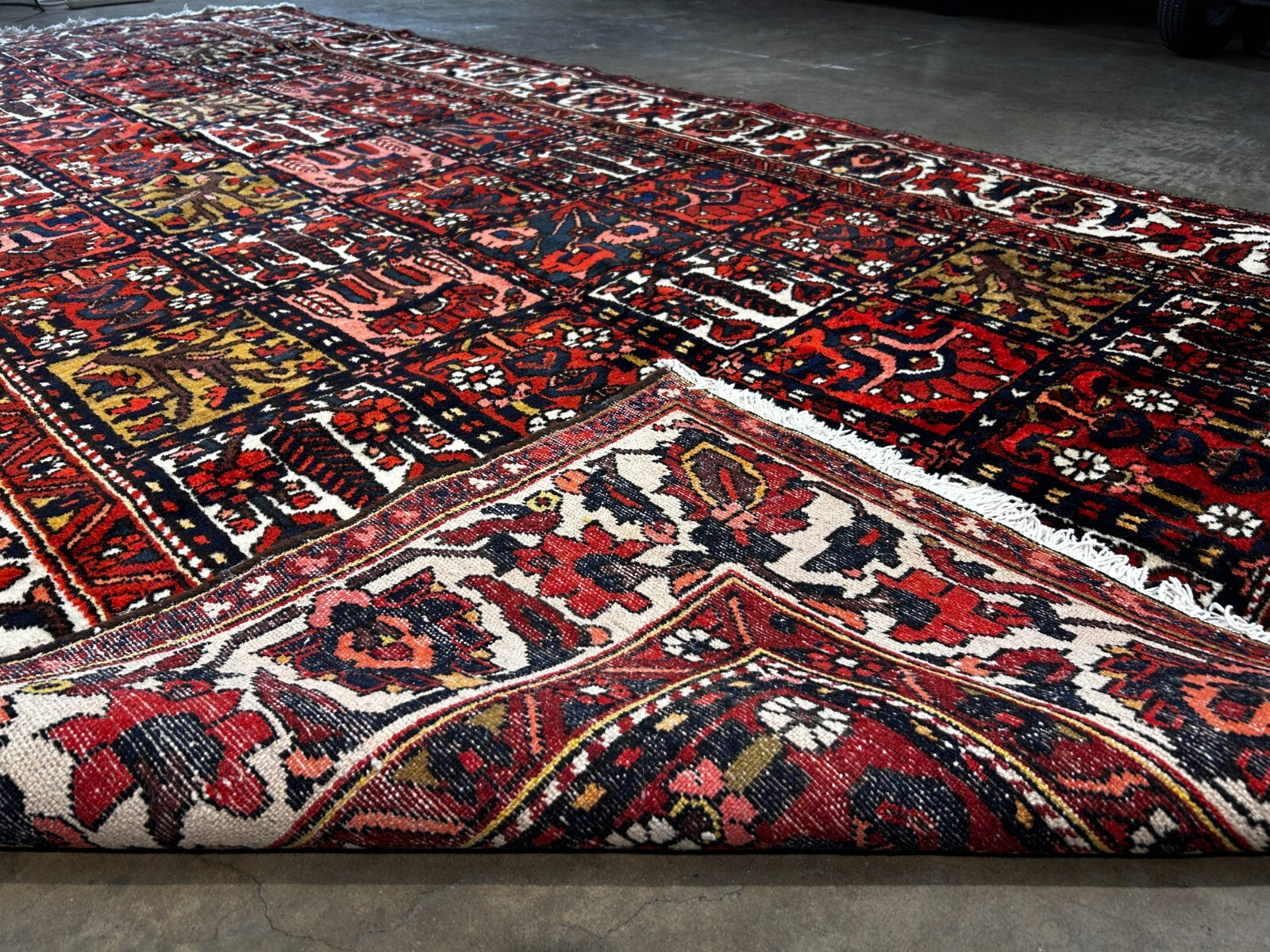5'4" x 10'4"  Hand-Knotted 100% Wool Pile Bakhtiarie Area Rug