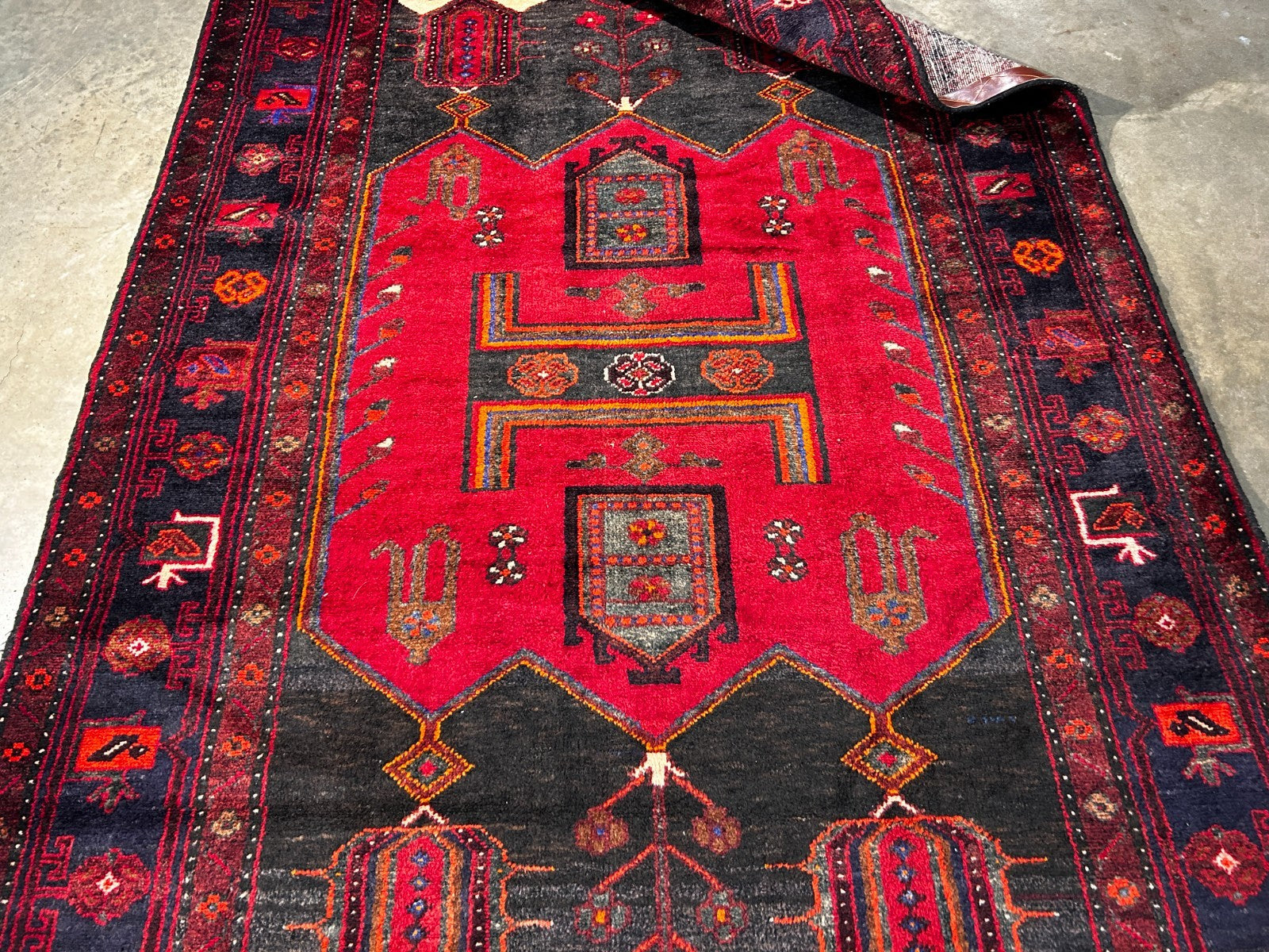 4'11" x 8'5" Hand-Knotted 100% Wool Pile Hamadane Area Rug