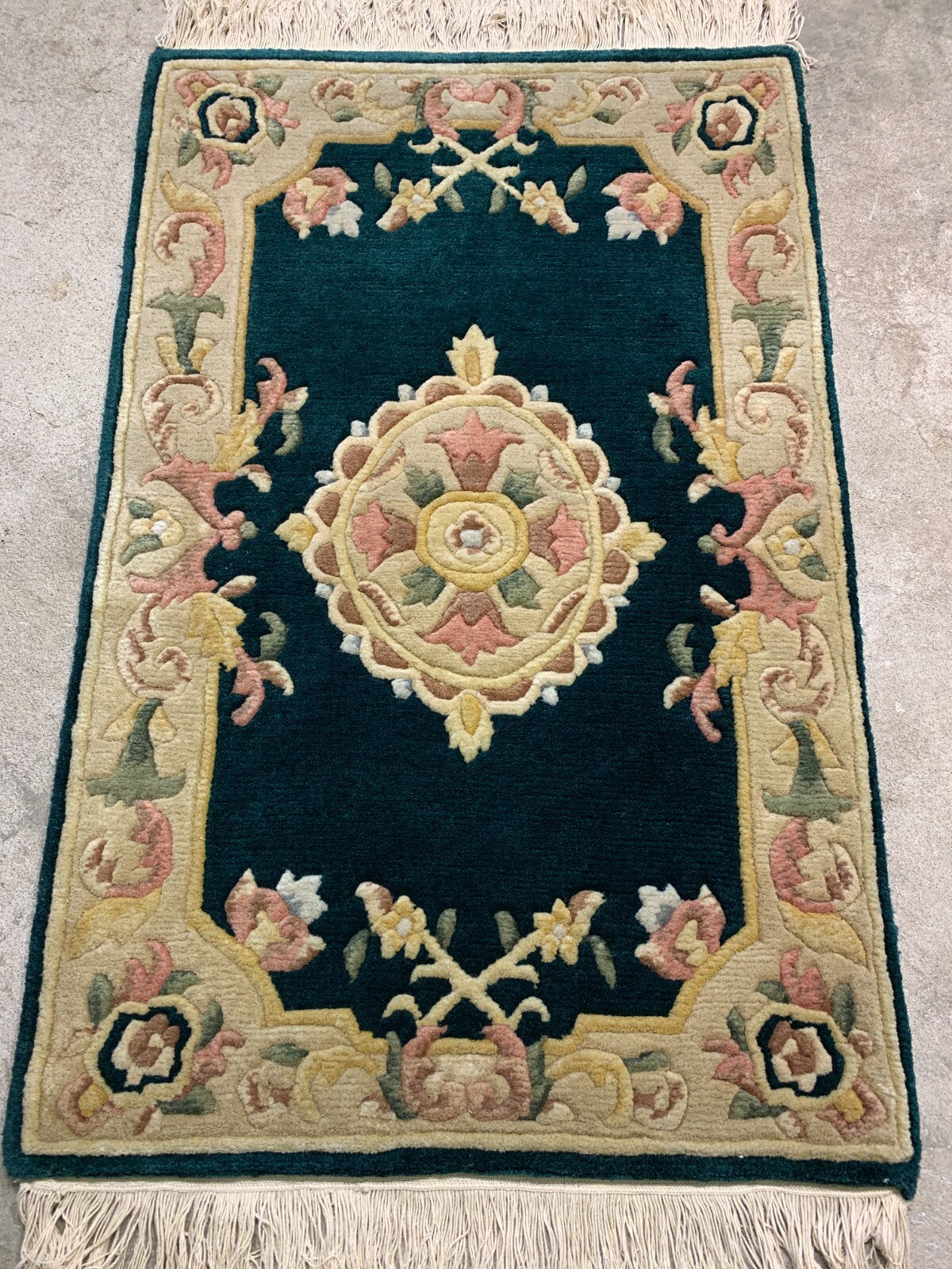 2'2"x3'3" Hand-Knotted 100% Wool Oriental Rug - Area Carpet