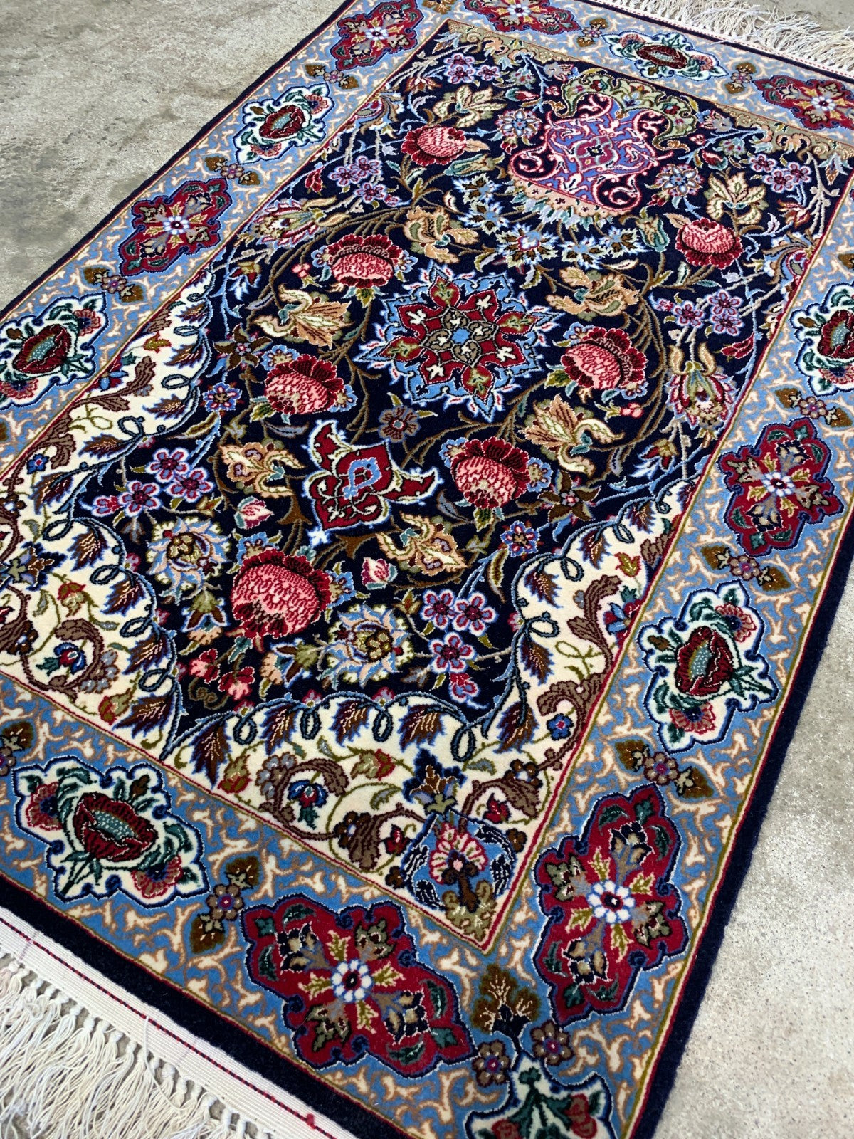 2'3"x3'6" Extra Fine Hand-Knotted Wool & Silk Isfahane Rug