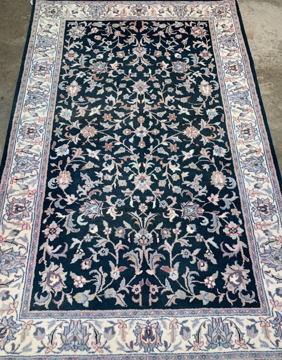 4'0''x6'0'' Hand-Knotted 100% Wool Oriental Area Rug