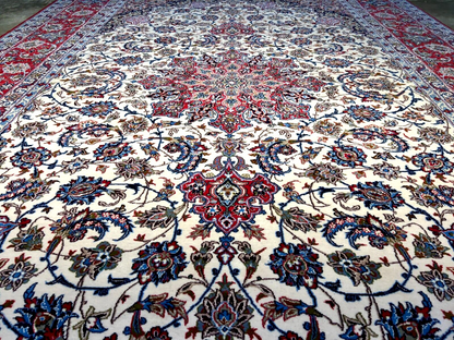 6'9"x10'1" Extra-Fine Hand-Knotted Wool & Silk Blend Isfahane Carpet - Area Rug