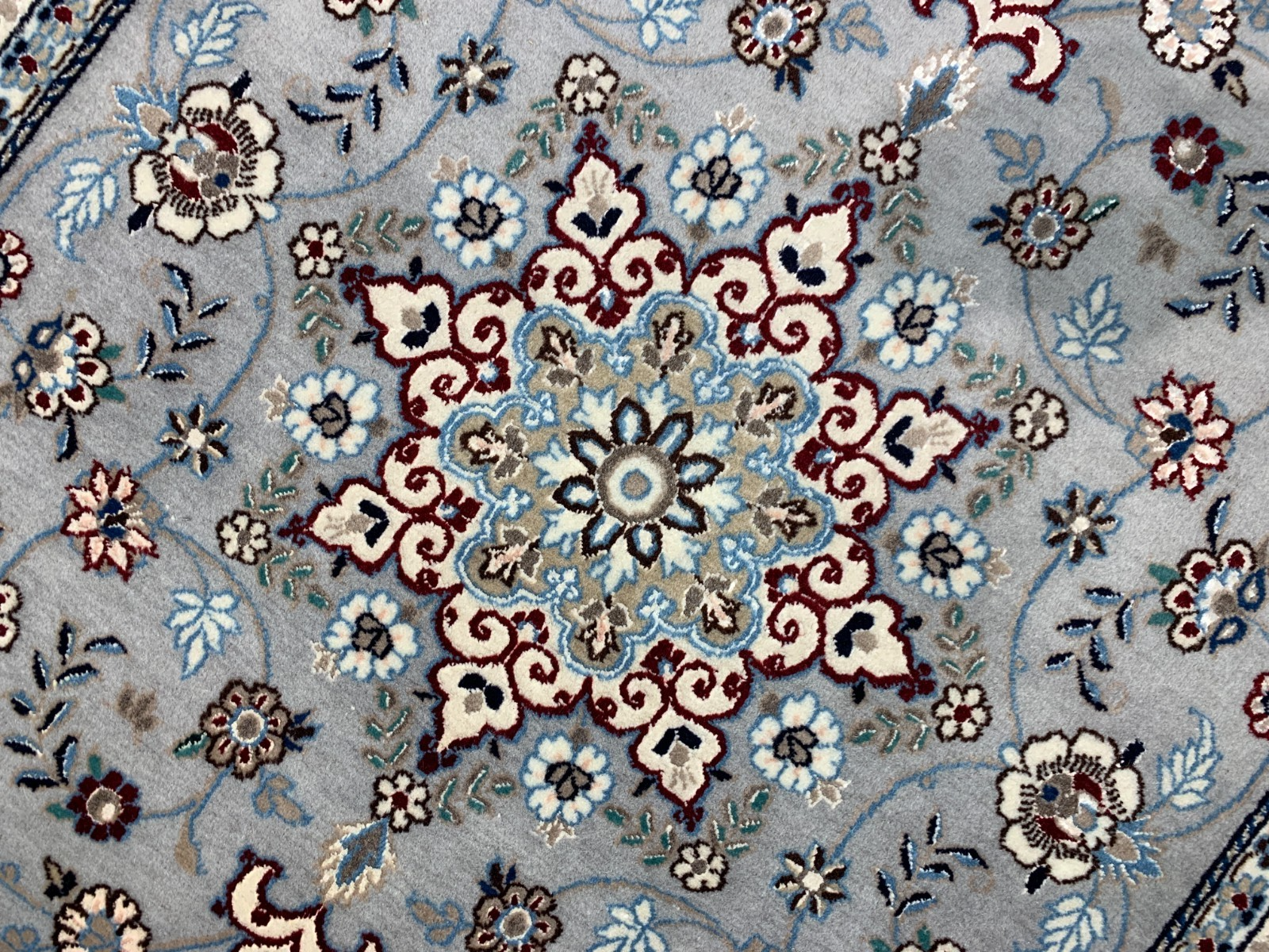 2'10"x4'0'' Hand-Knotted Very Fine Silk & Wool Naine Area Rug