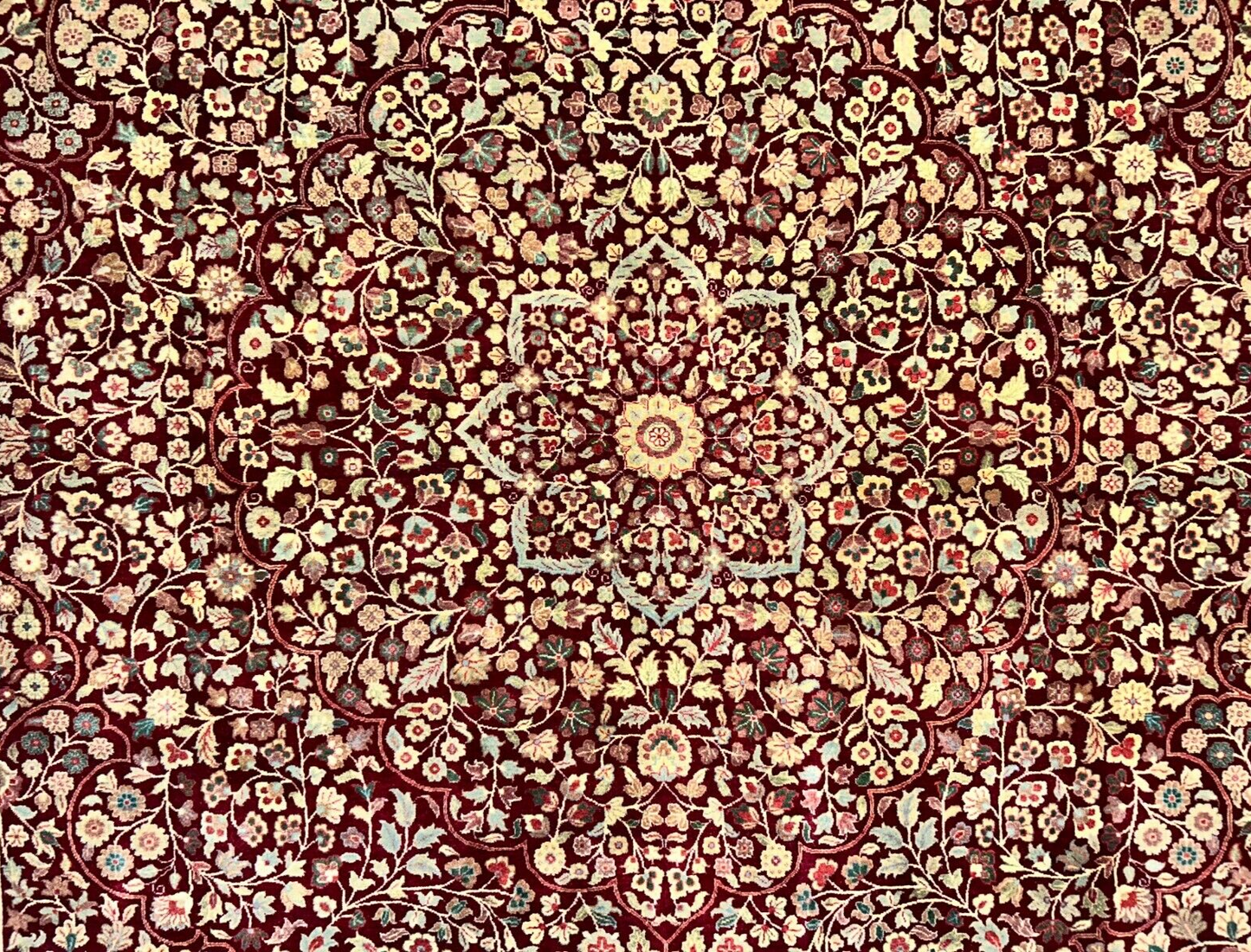 9'x12' Hand-Knotted 100% Lamb Wool Pile Persiane Design Carpet - Area Rug